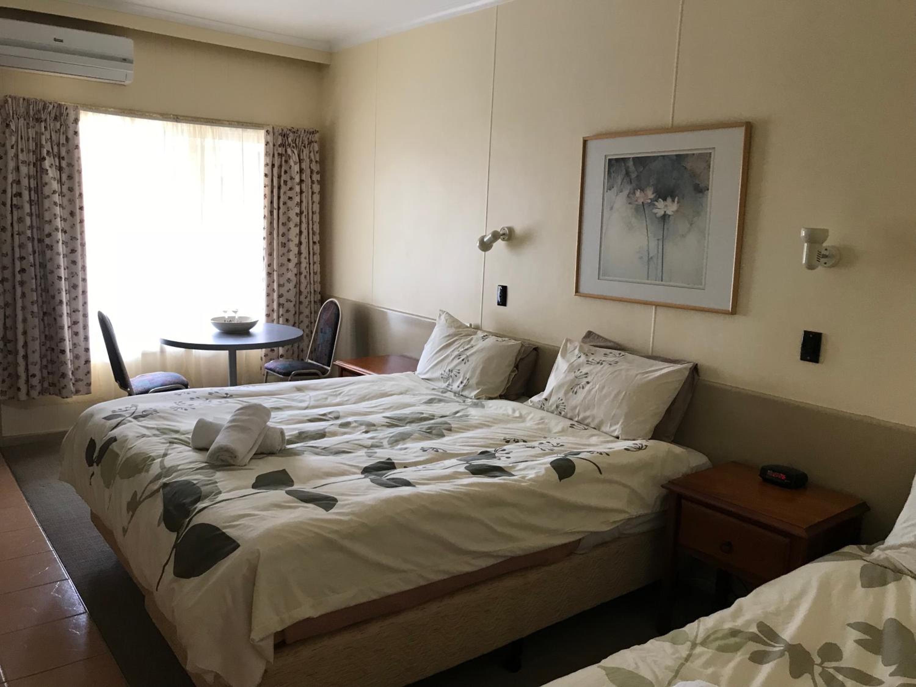 Standard Queen Room (Non - Pet Room) photo 2