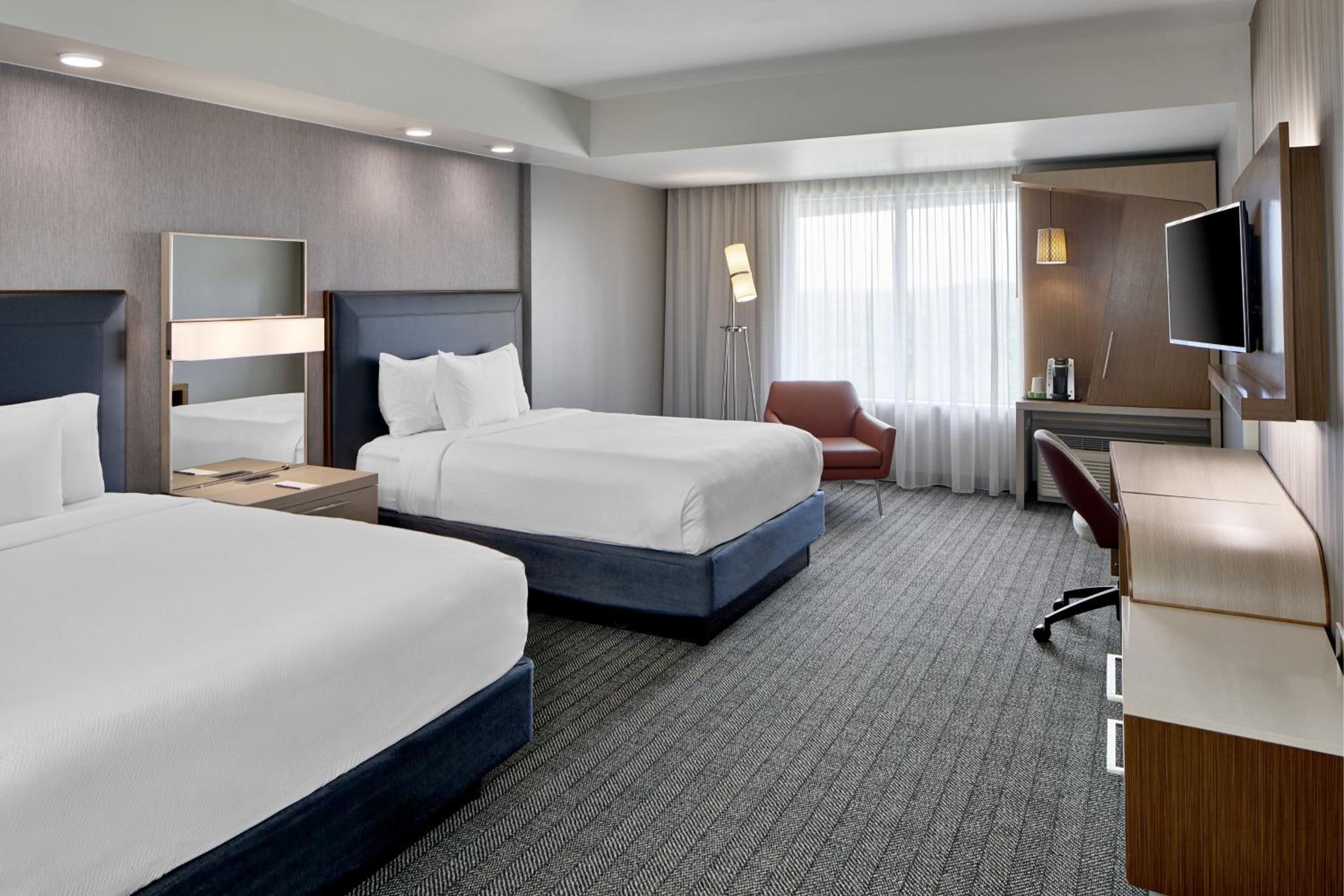 Queen Room with Two Queen Beds - Hearing Accessible