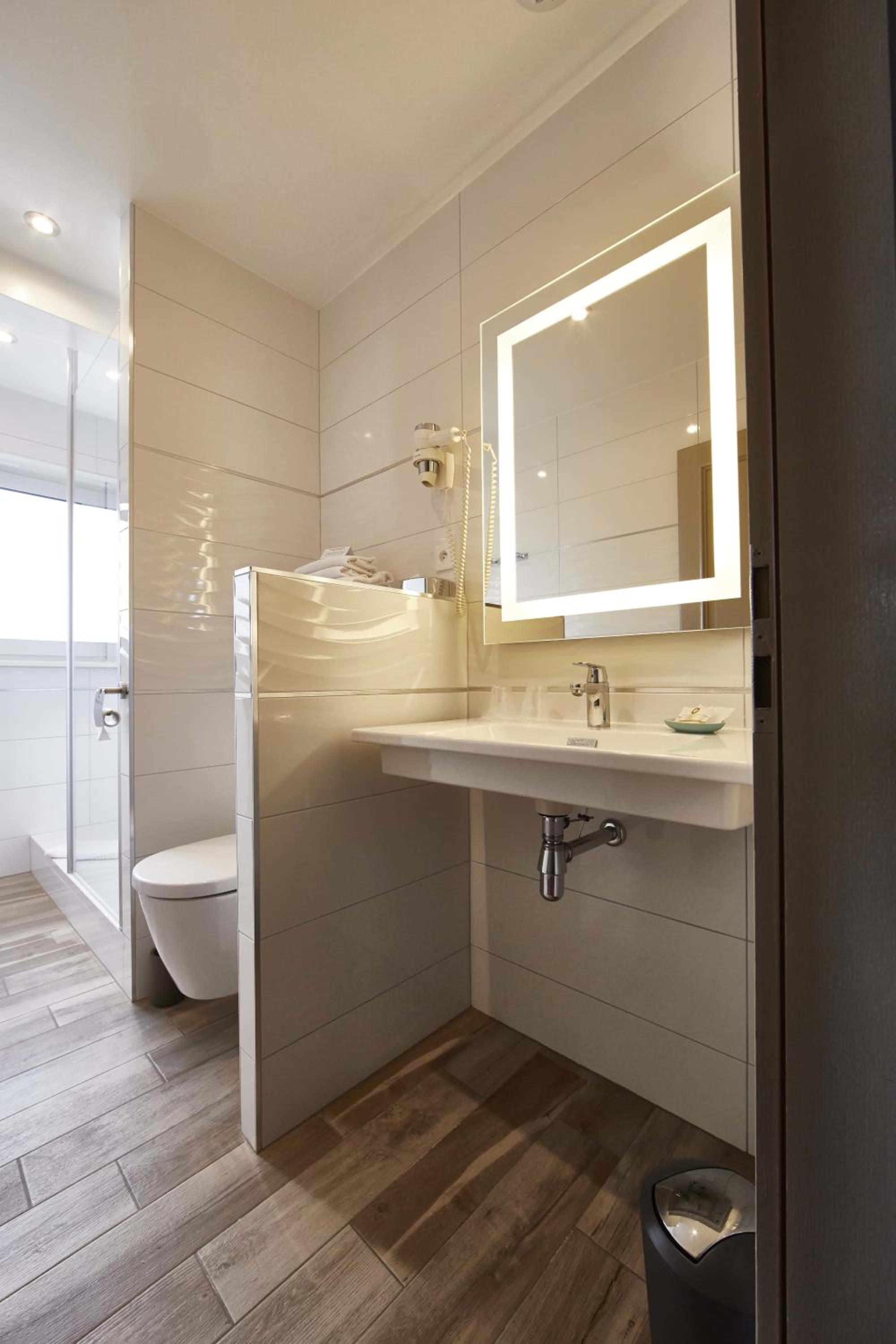 Deluxe Triple Room - Photo 3