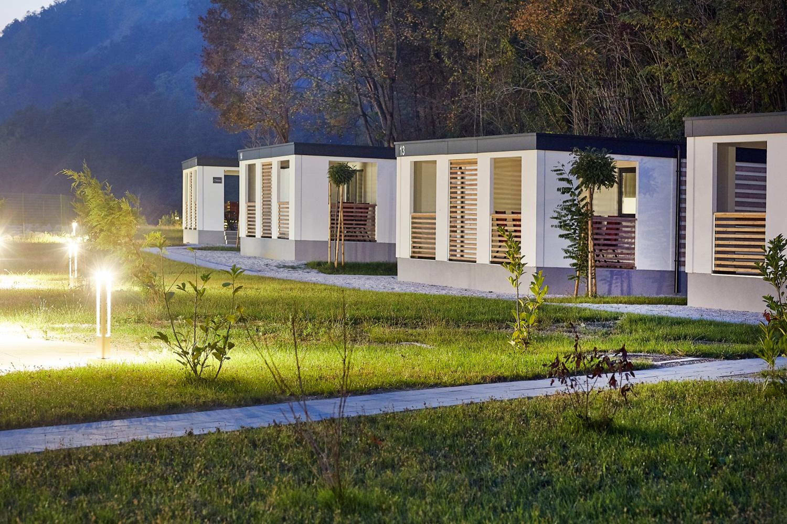 Mobile Home - Photo 15