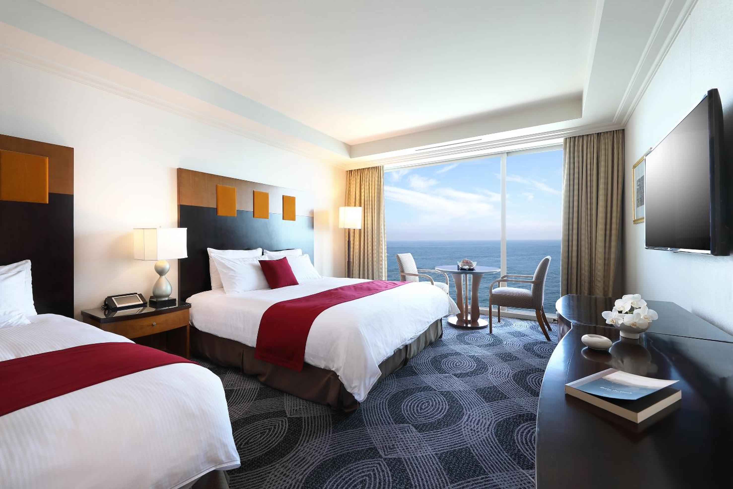 Deluxe Family Room With Sea View - 2 Double