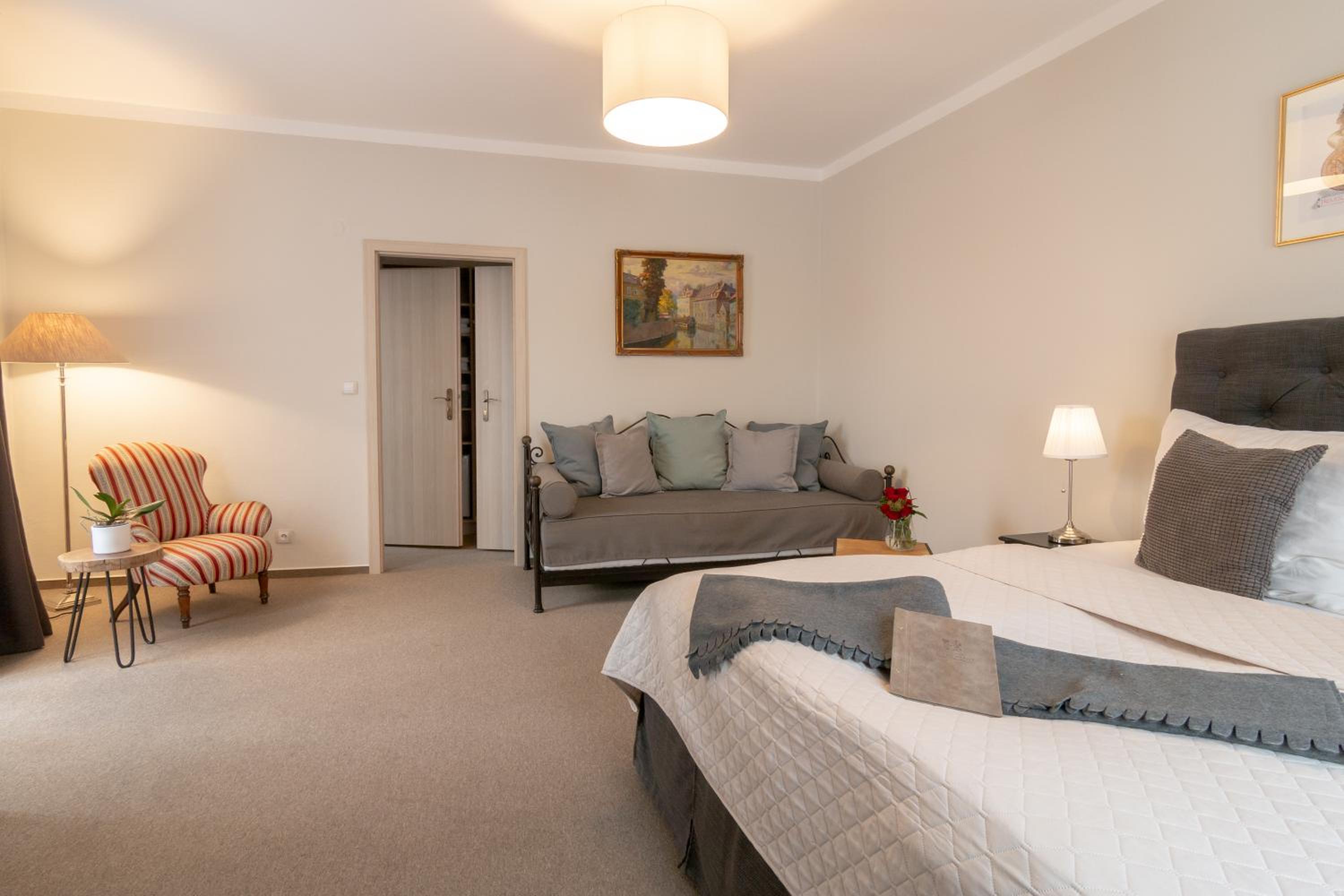 Double Room - Photo 4