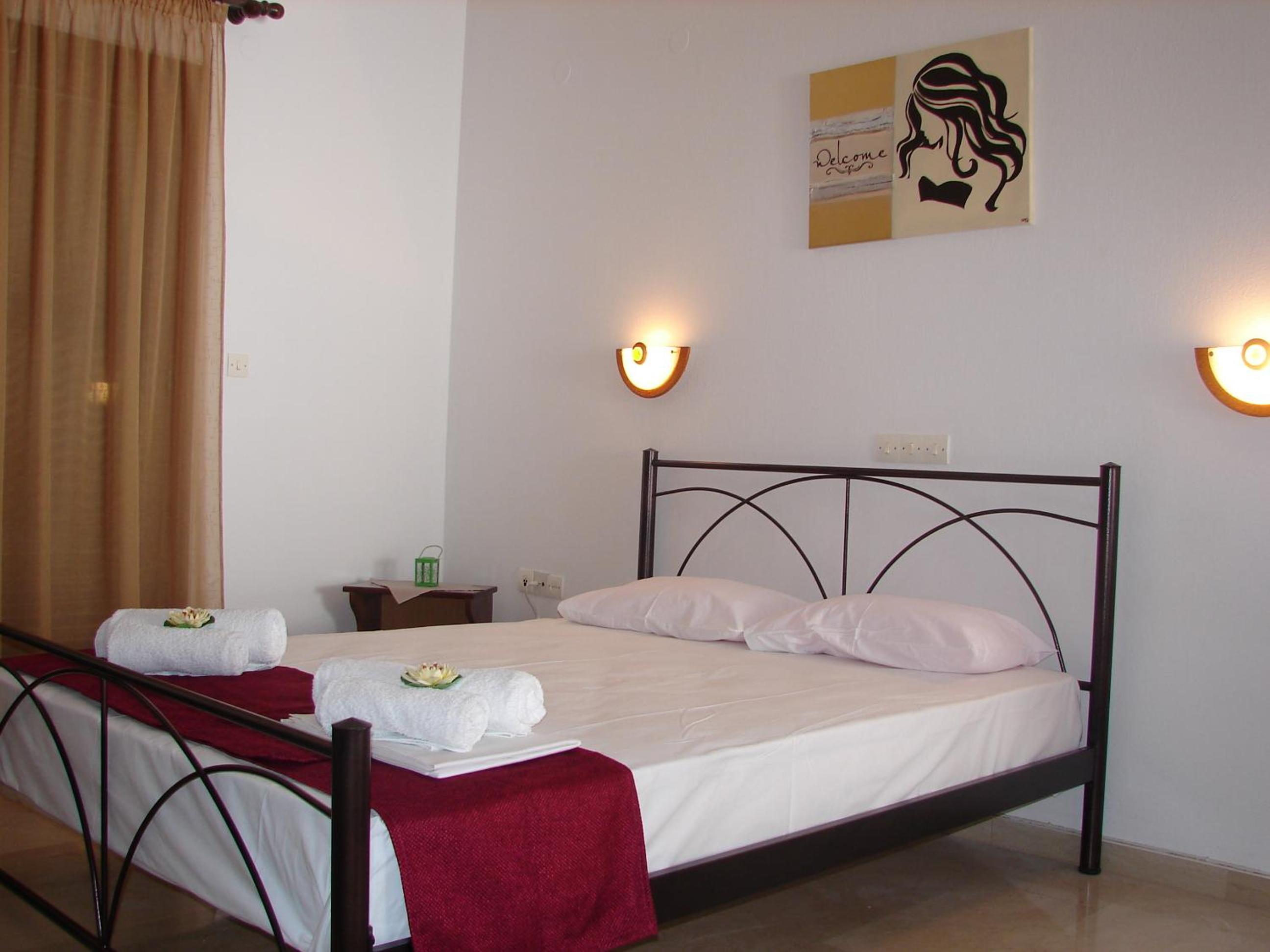 Studio (2 Adults) - Photo 37