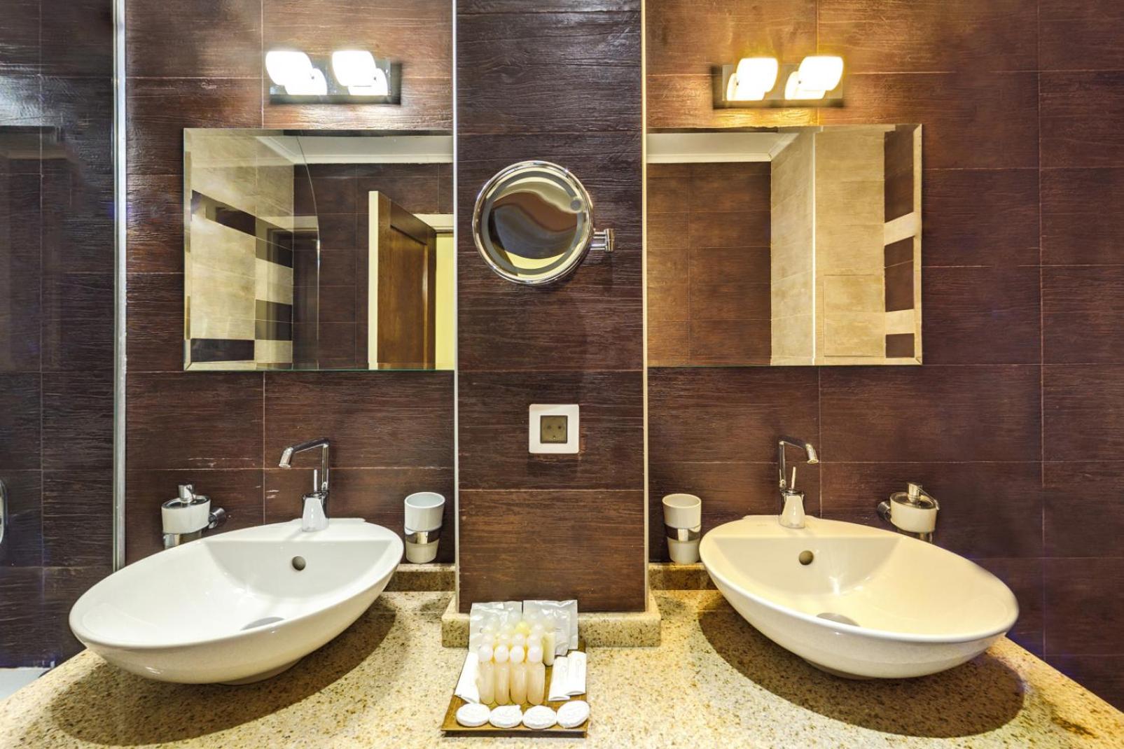 Three-Bedroom Apartment - Photo 6