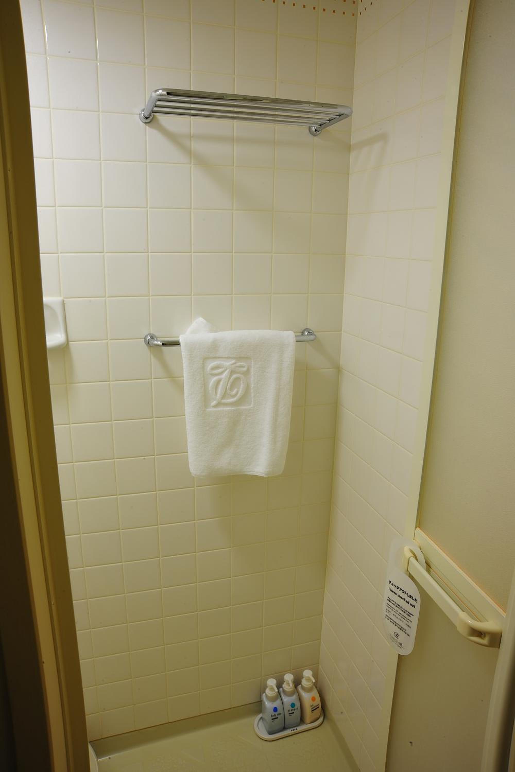 Four-Bedroom - Smoking (West Building) photo 3