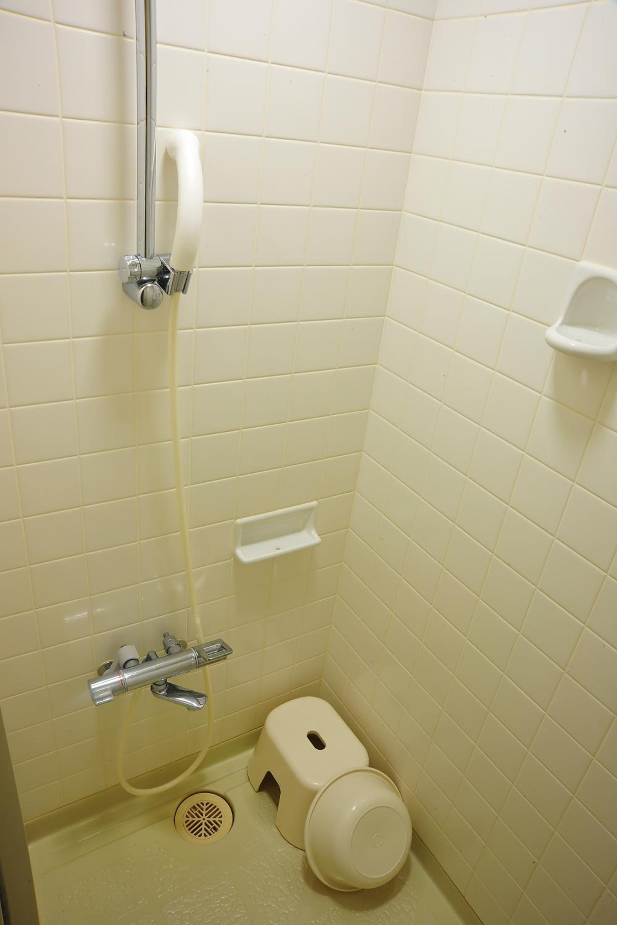 Four-Bedroom - Non-Smoking (West Building) photo 2