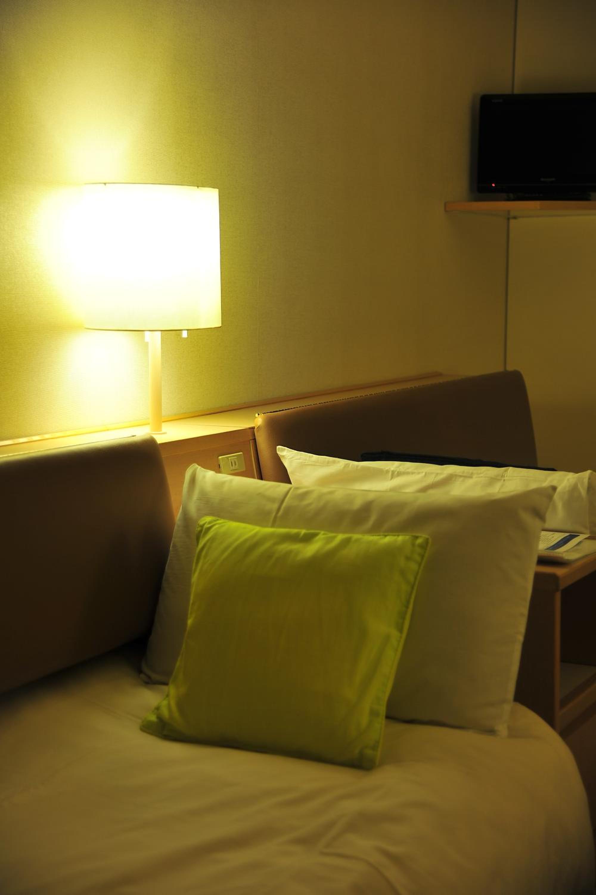 Three-Bedroom - Non-Smoking (West Building) photo 1