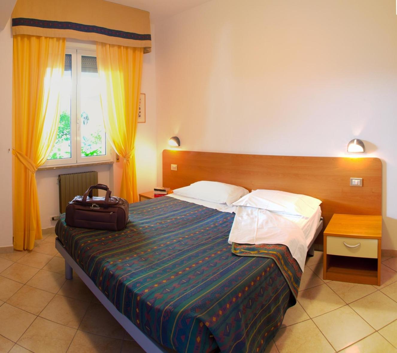 One-Bedroom Apartment with Balcony and Sea View (4 Adults)  photo 1