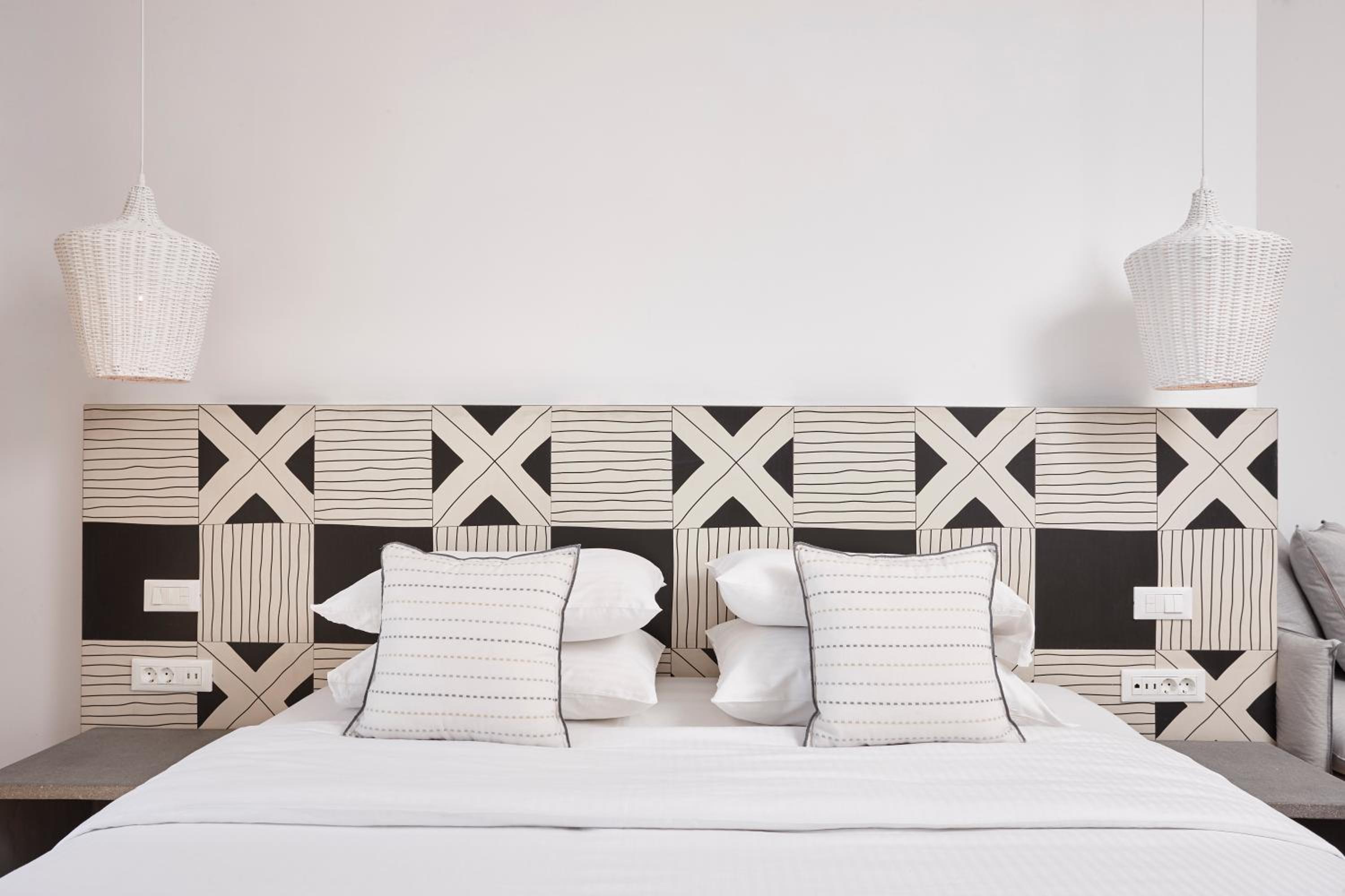 Deluxe Double Room with Sea View - Photo 8