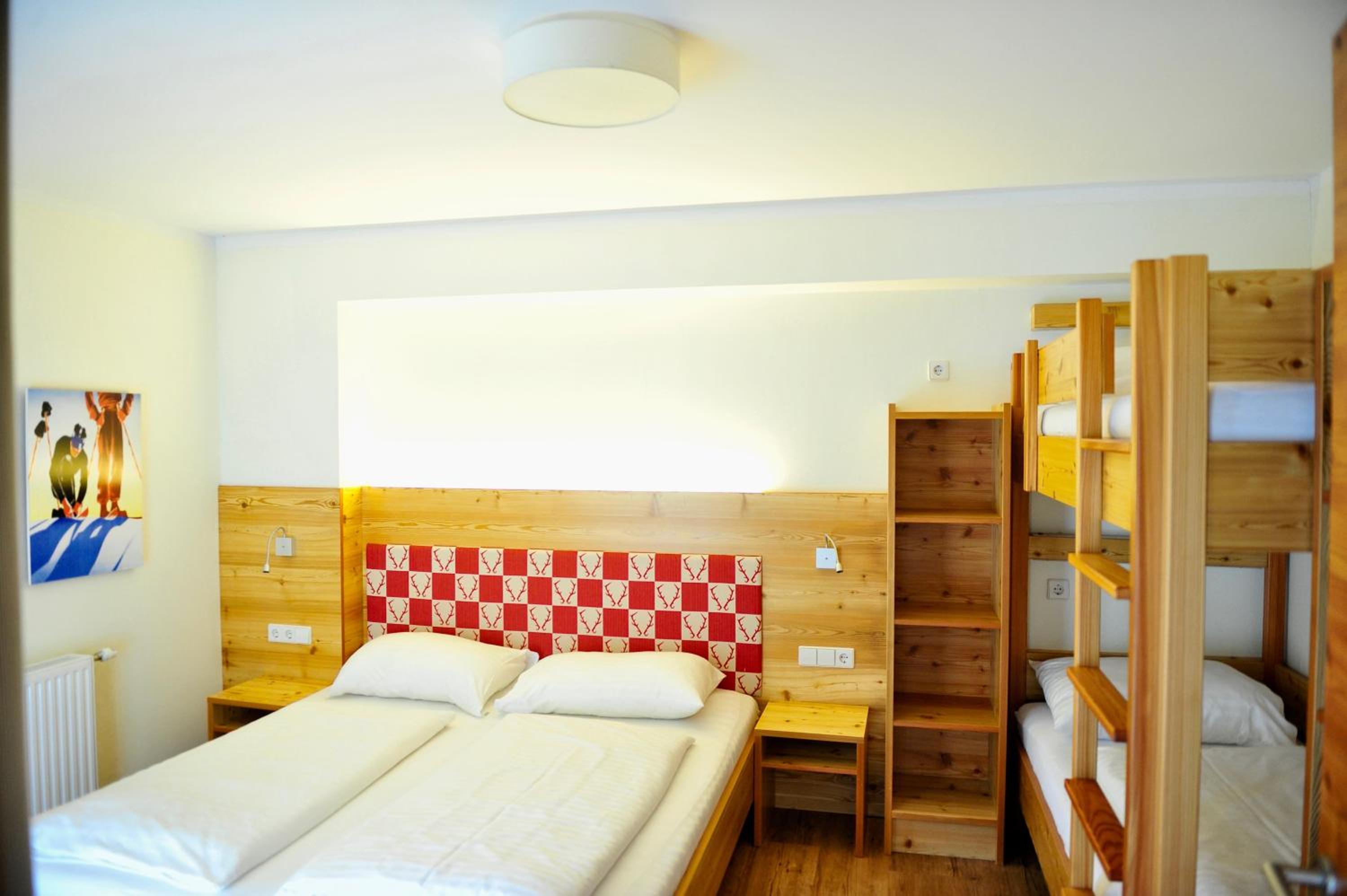 Superior One-Bedroom Apartment (2-4 Adults) photo 2