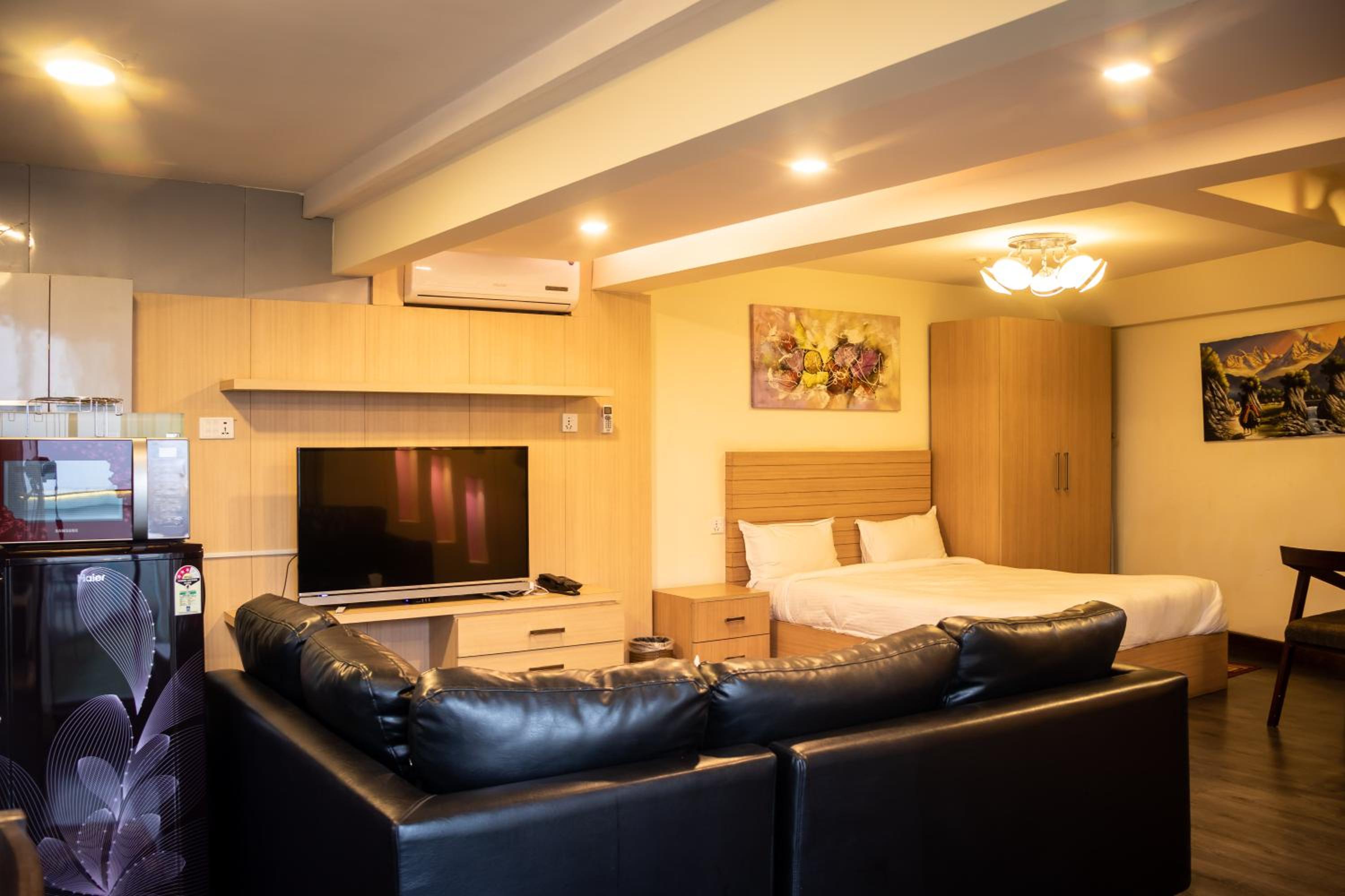 Penthouse Apartment photo 2