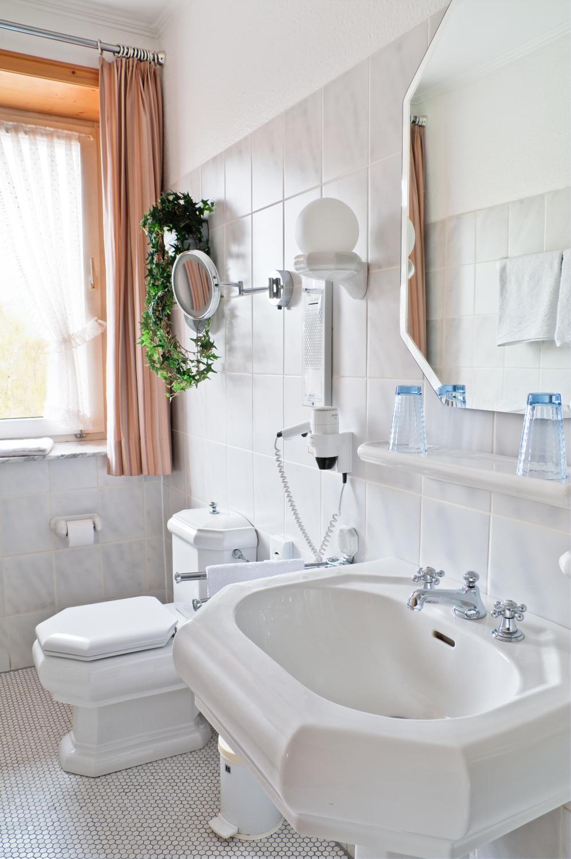 Double Room - Photo 8