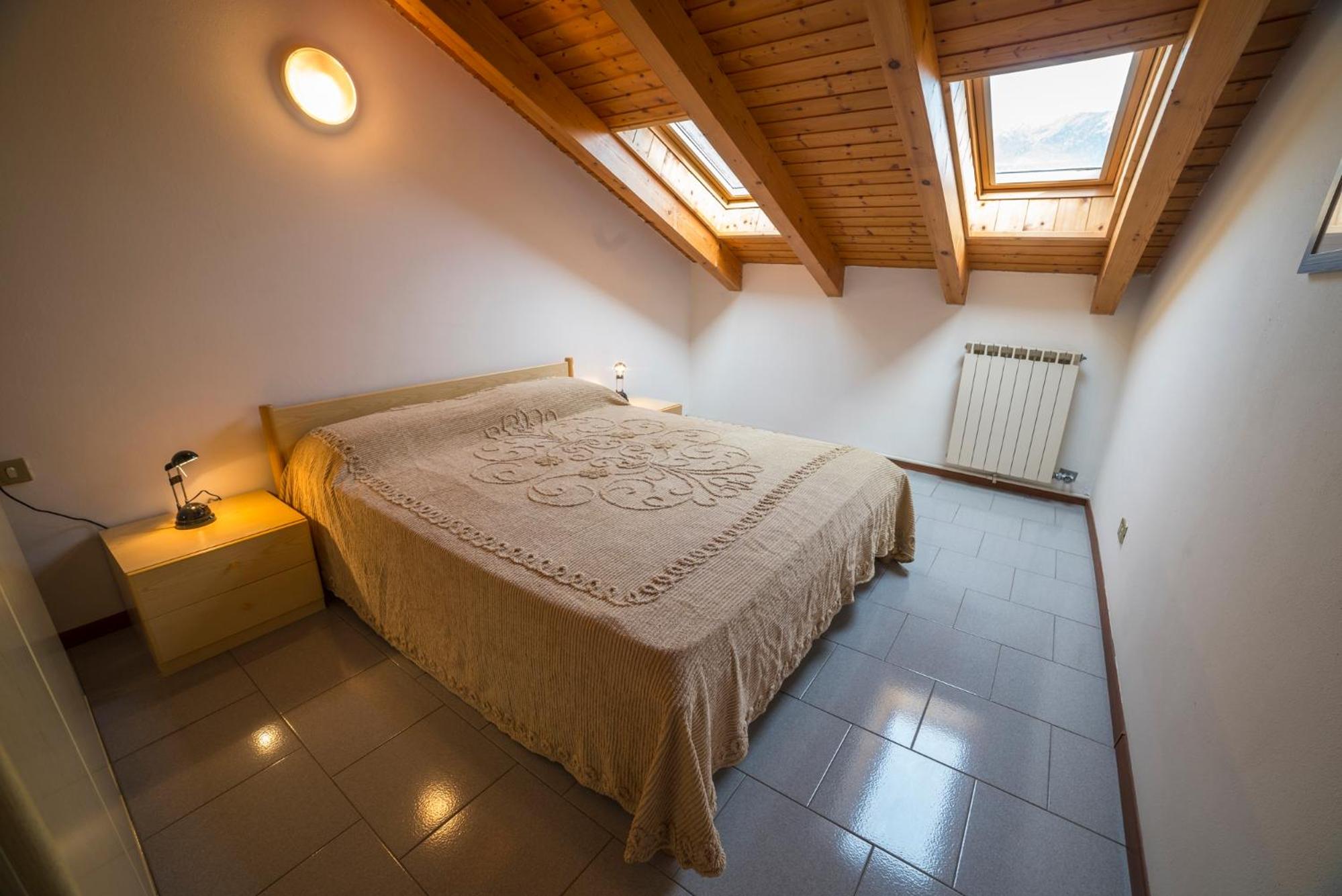 Two-Bedroom Apartment with Balcony photo 2