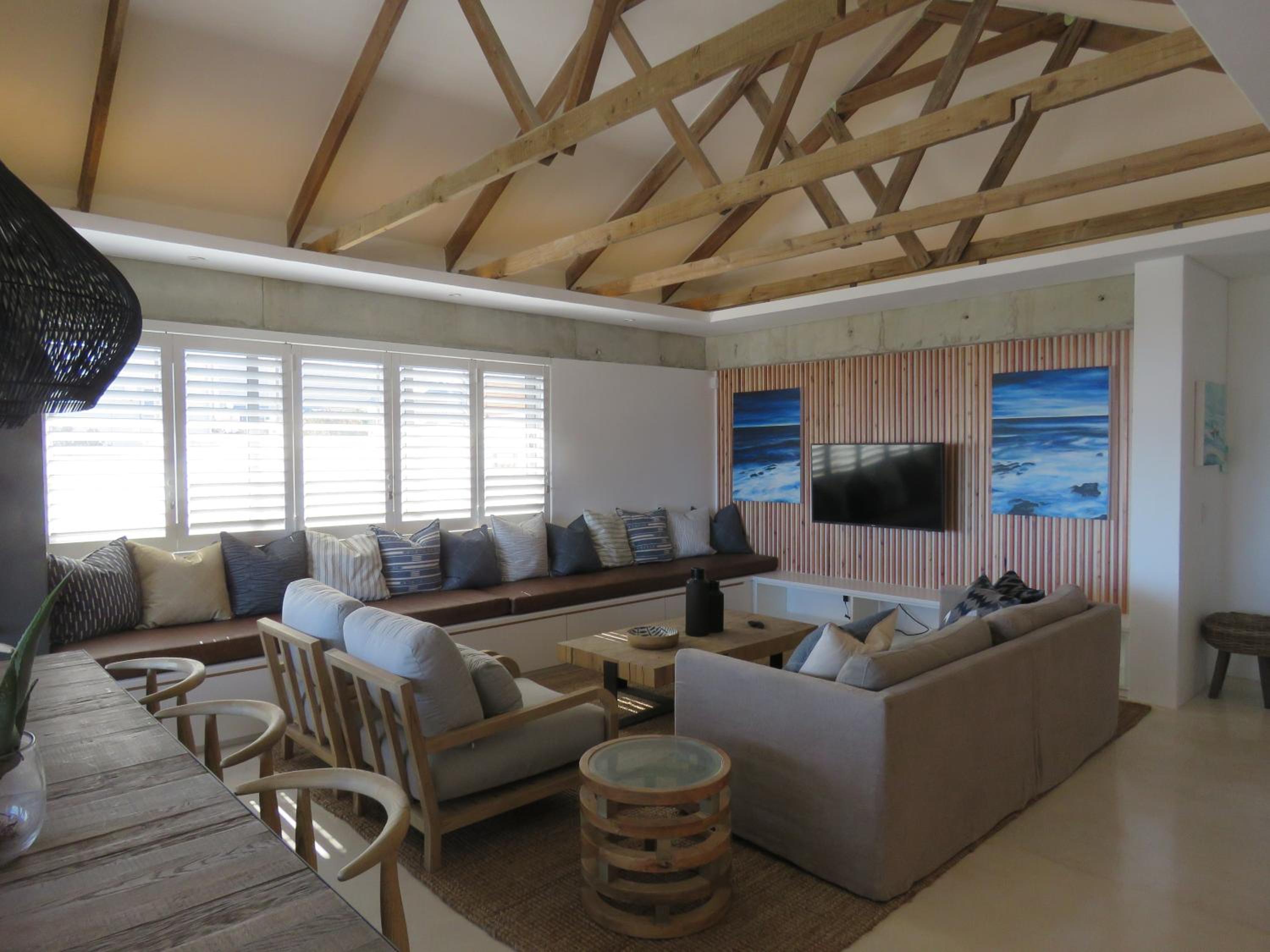Two-Bedroom House - Photo 47