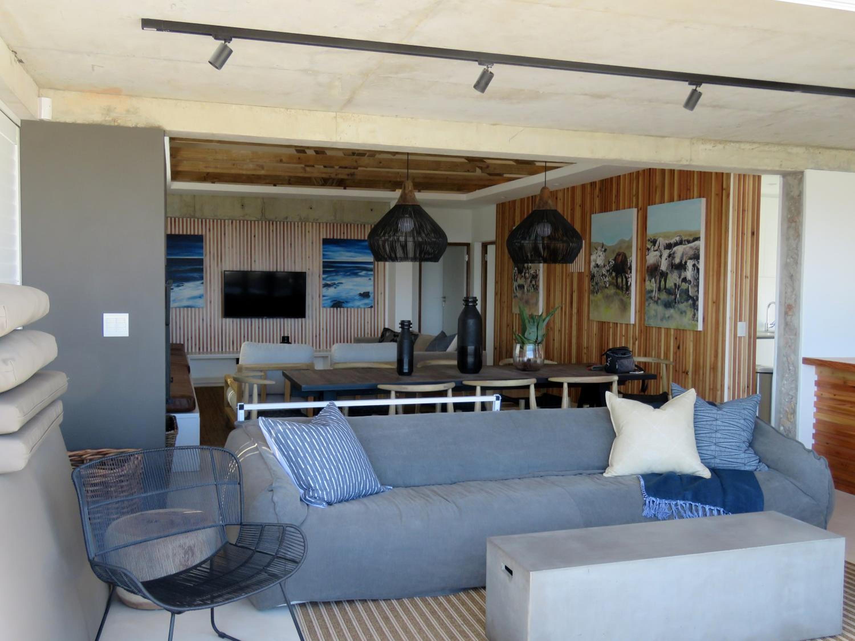 Two-Bedroom House - Photo 48