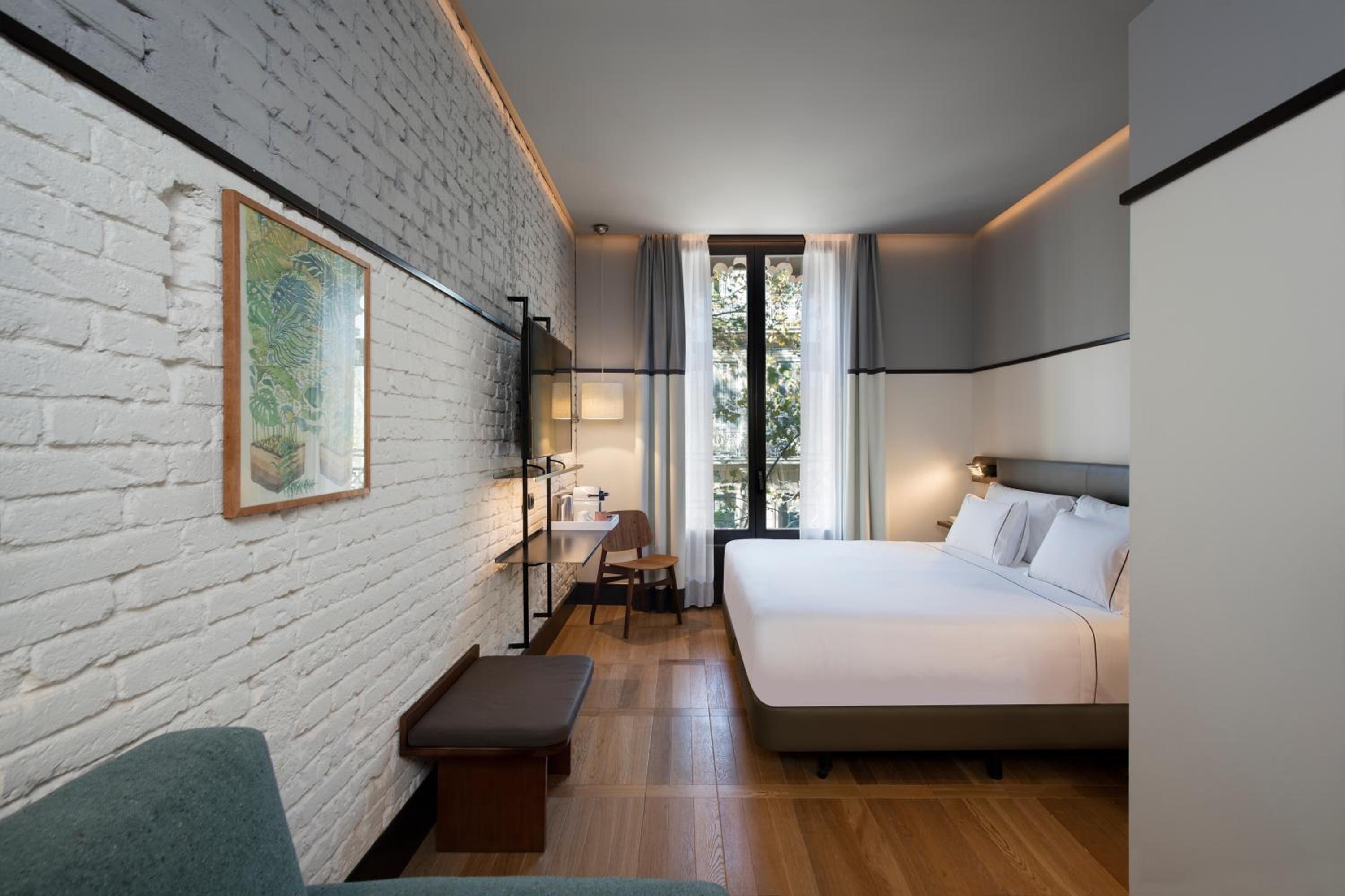 Superior Double or Twin Room photo 3