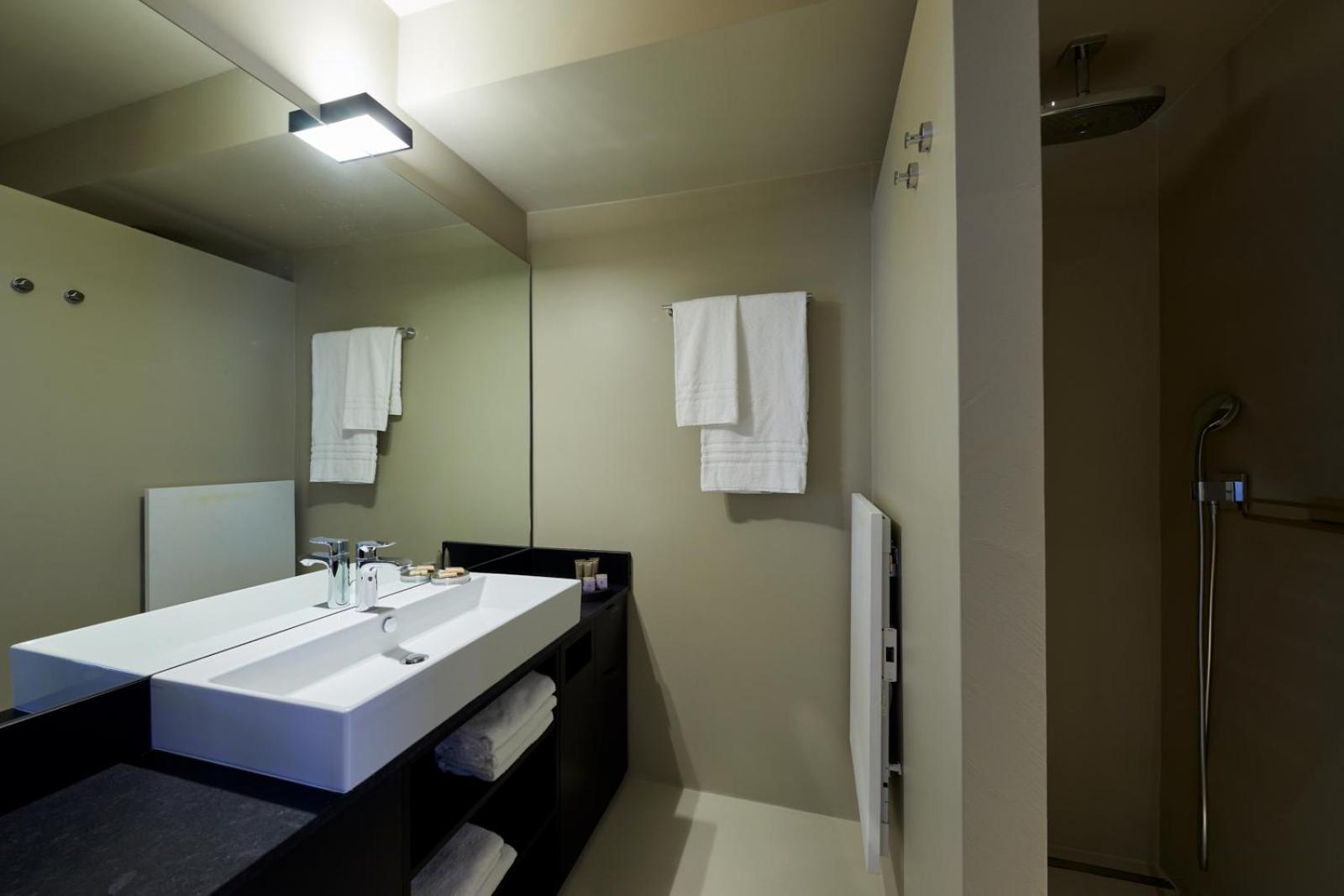 Basic Double Room photo 3