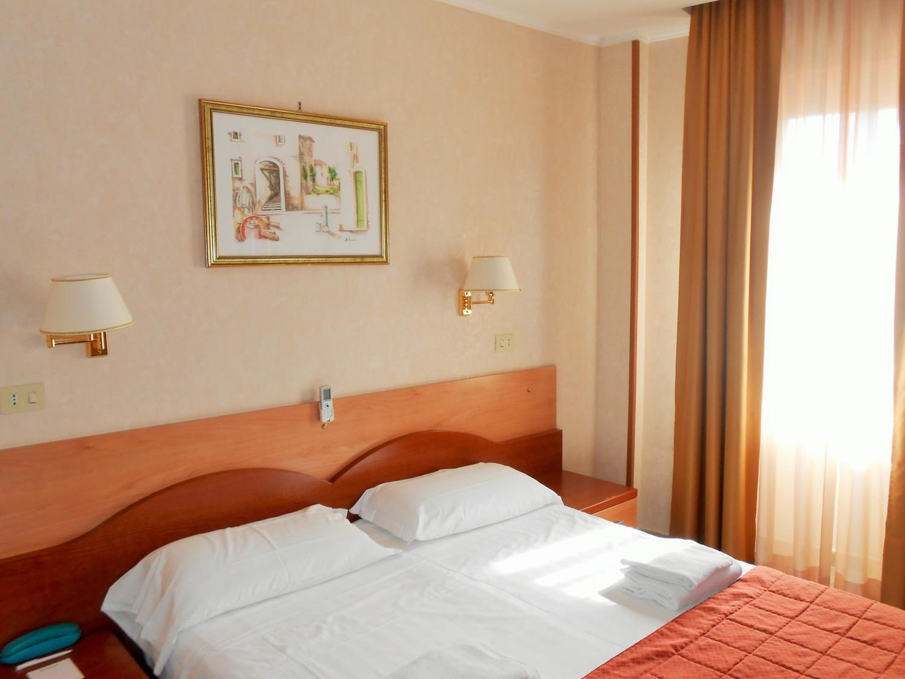 Classic Double Room - Photo 1