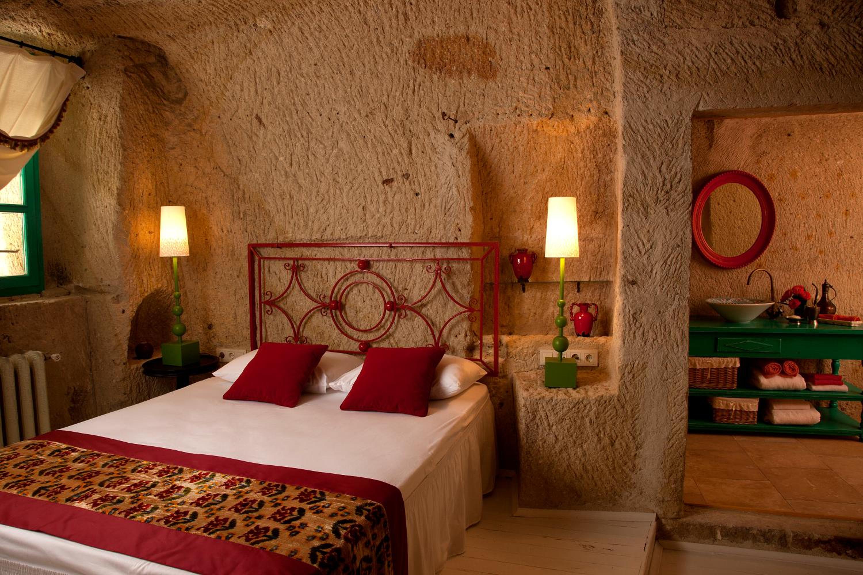 Suite - Photo 1