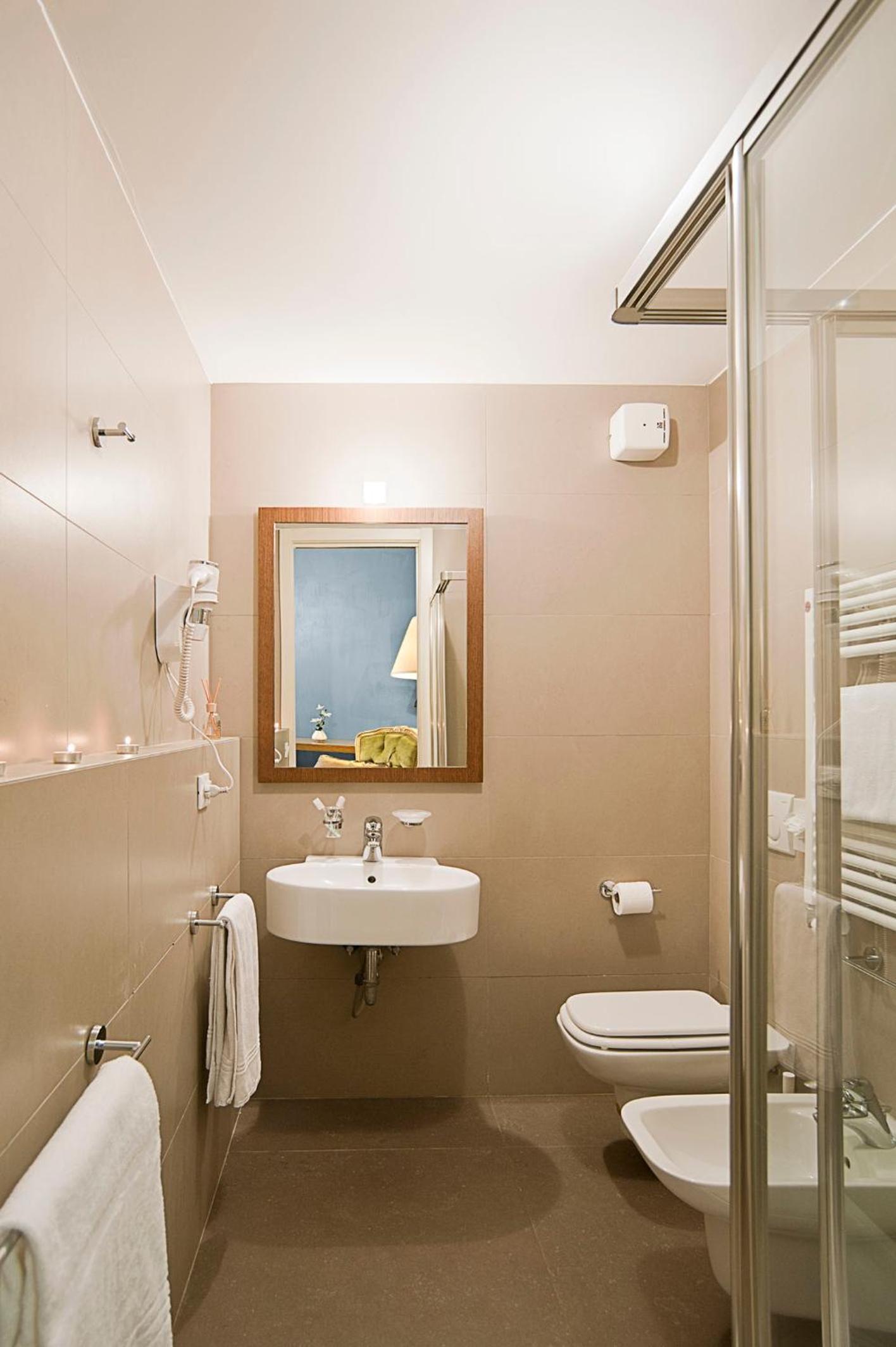 Superior Double or Twin Room photo 3