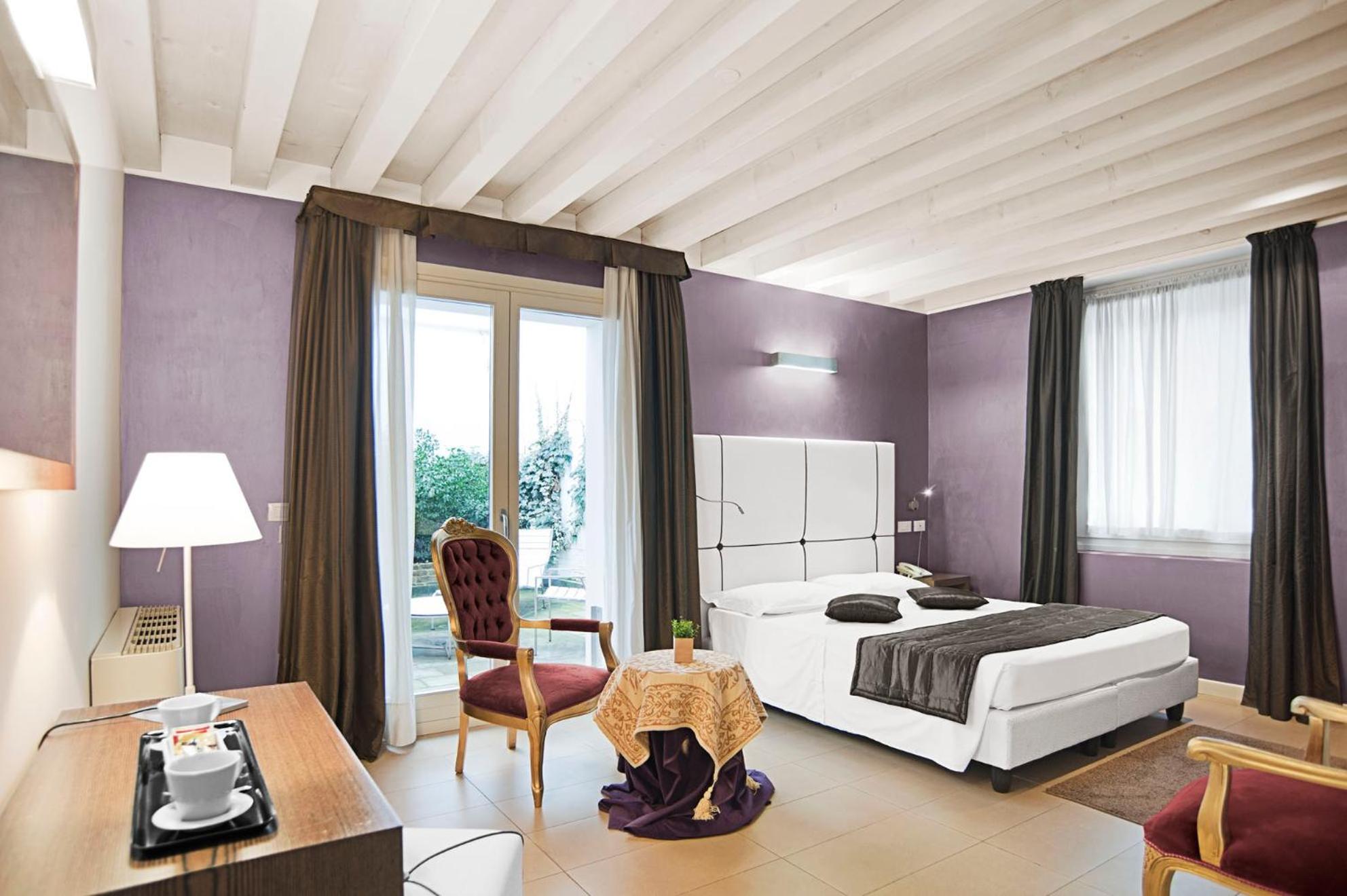 Superior Double Room with Patio photo 1