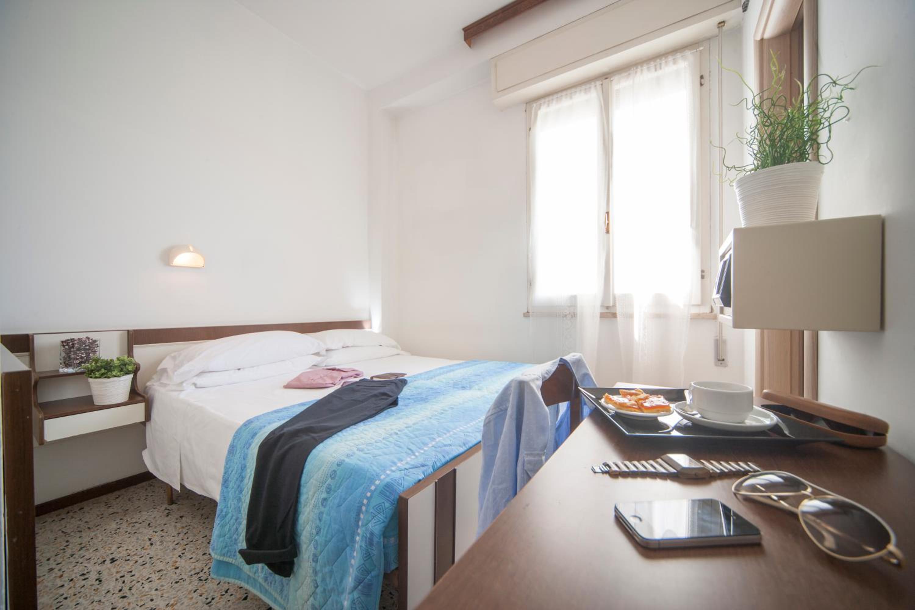 Single Room photo 3