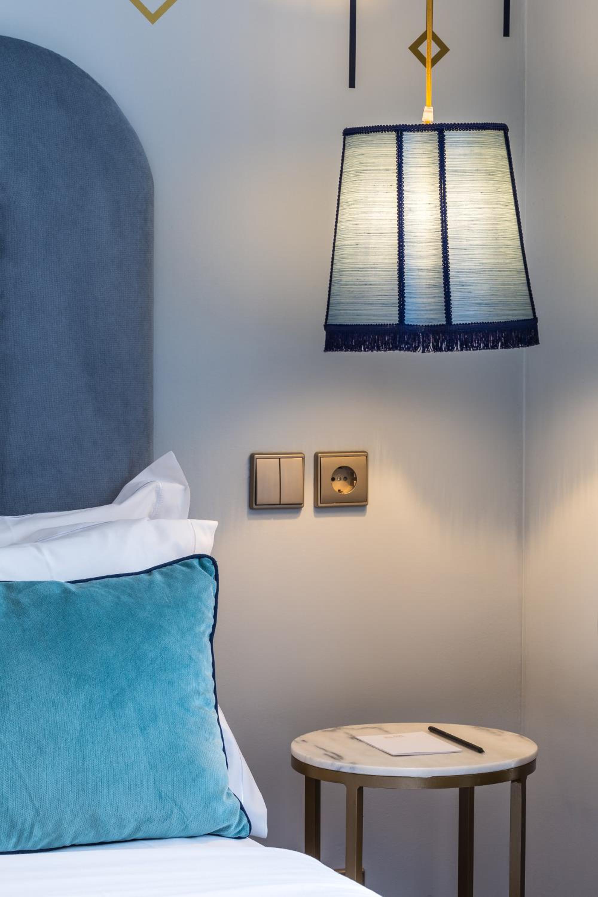 Superior Double Room thumbnail 6