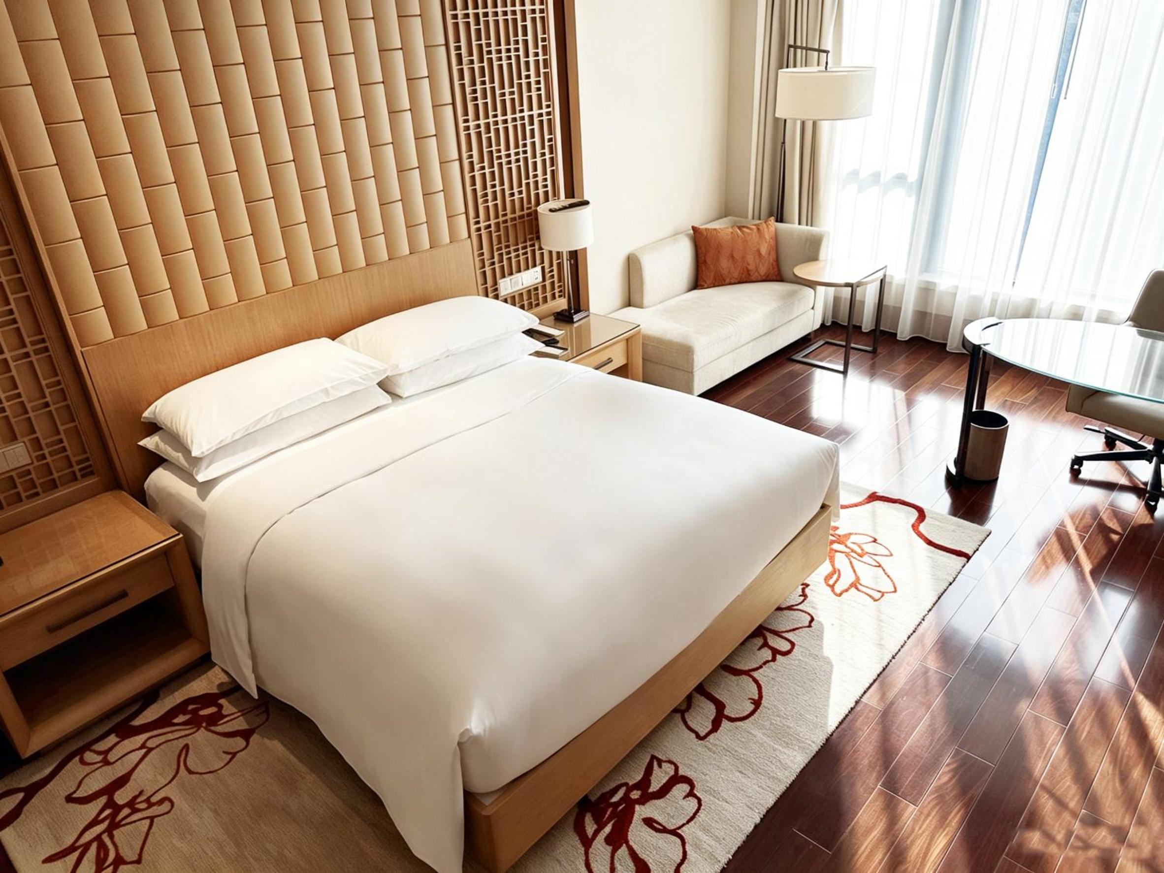 Premier King Room with City View