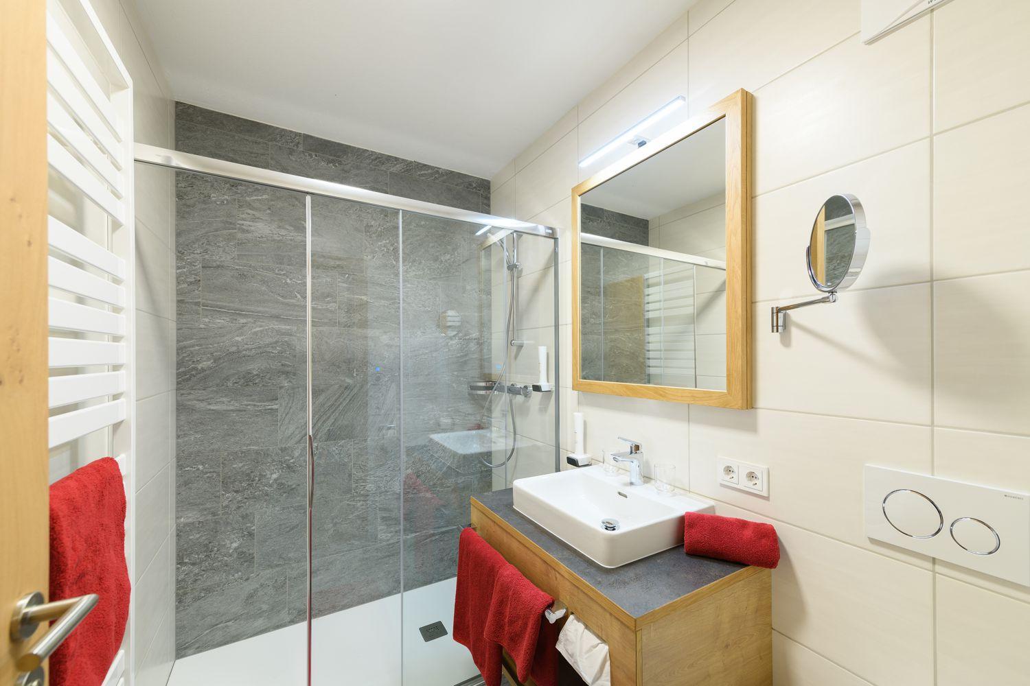 One-Bedroom Apartment - Photo 3