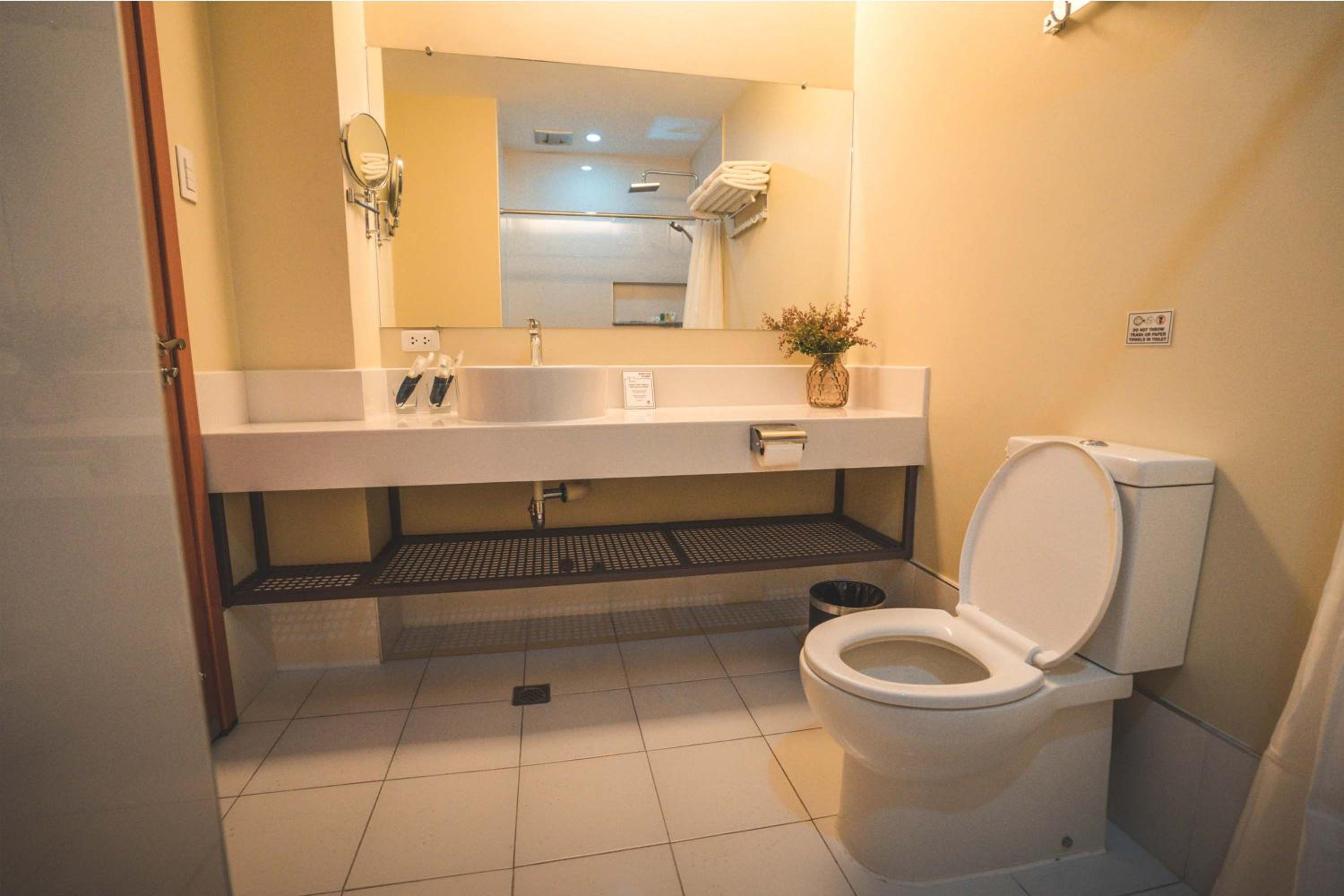 Suite - Photo 5