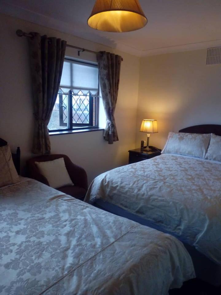 Triple Room with Private Bathroom - Photo 1
