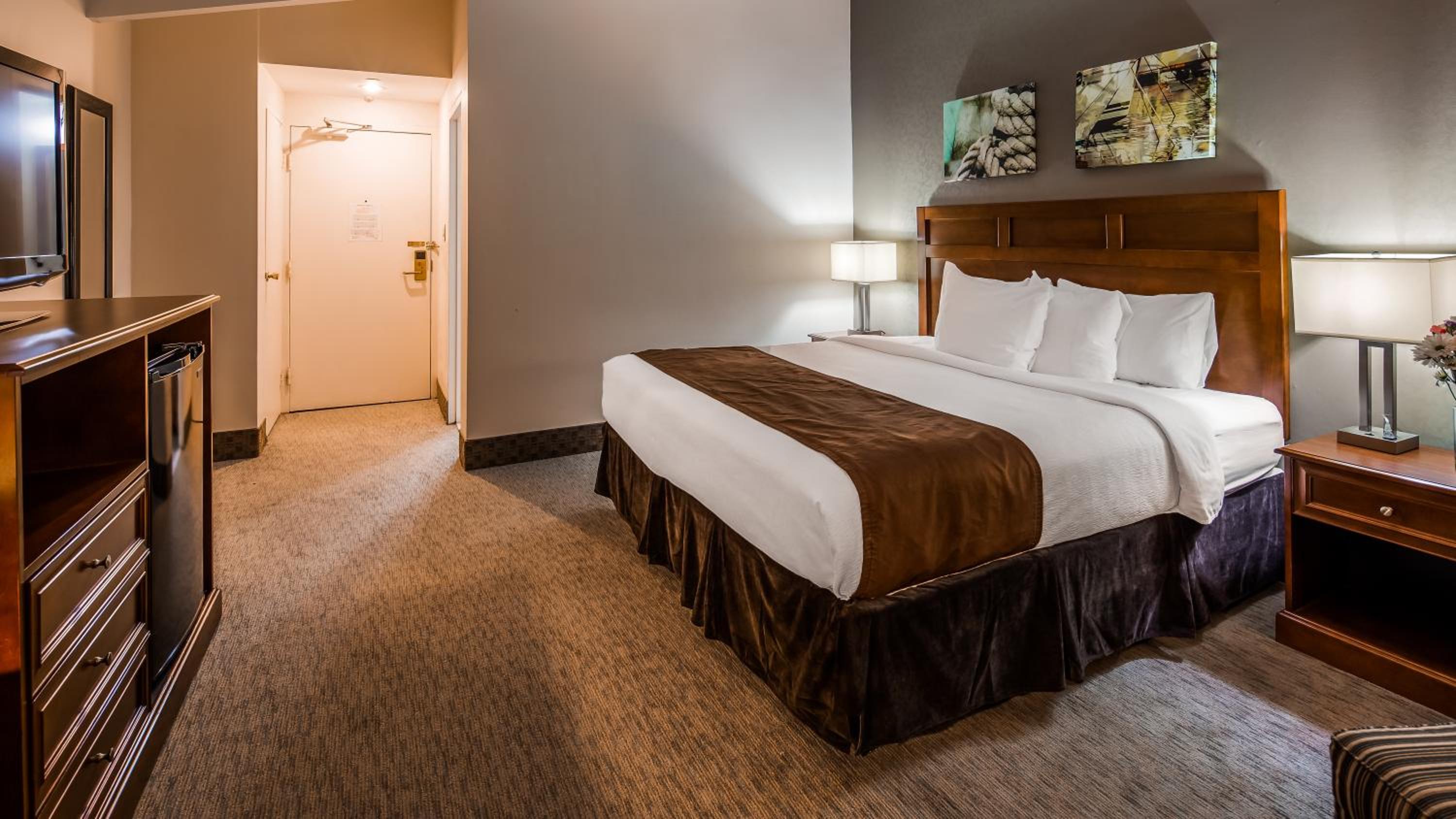 King Room - Non-Smoking - Photo 2