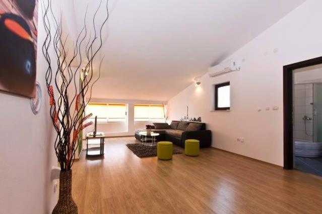 Two-Bedroom Apartment - Photo 20