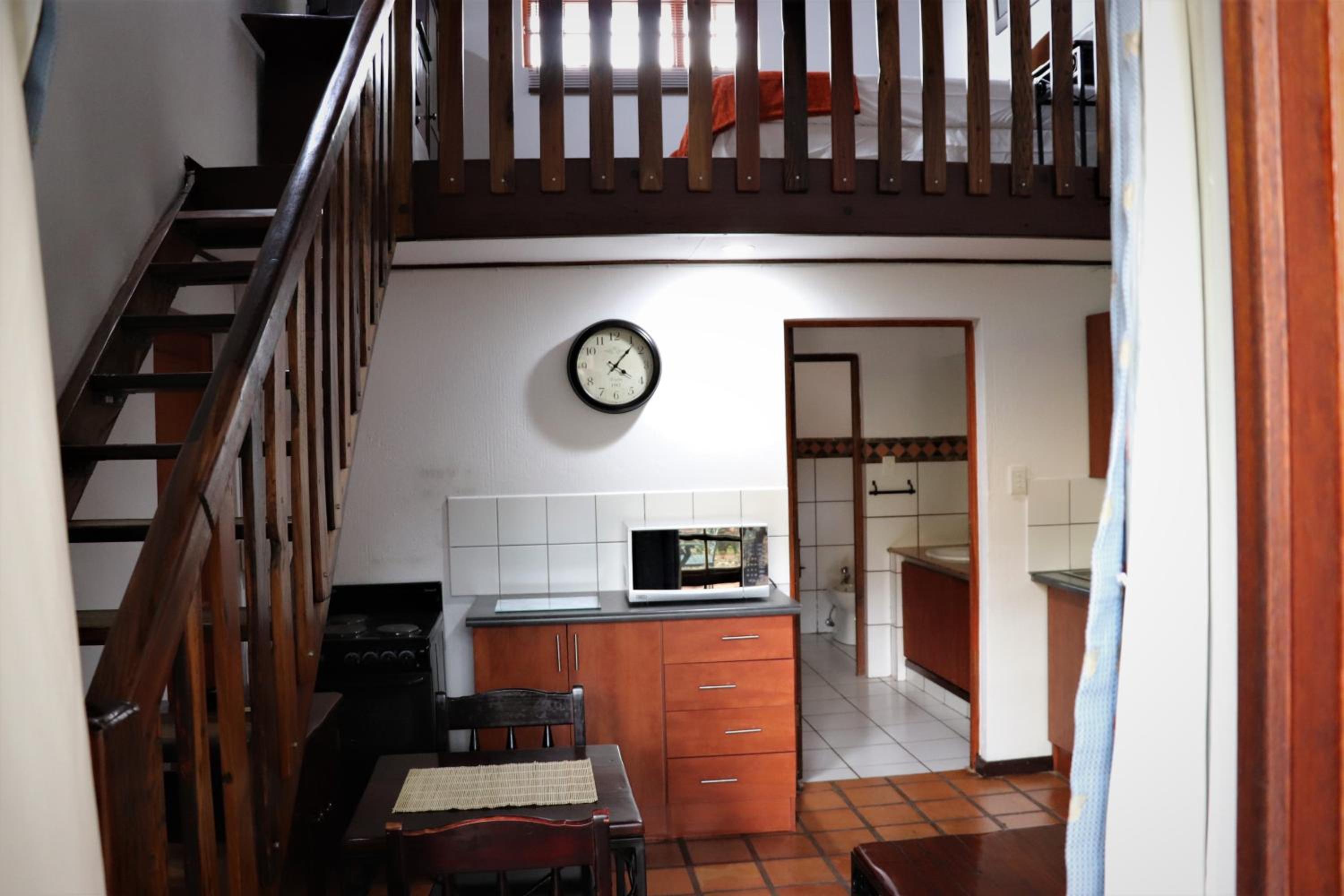 Apartment - Split Level - Photo 1