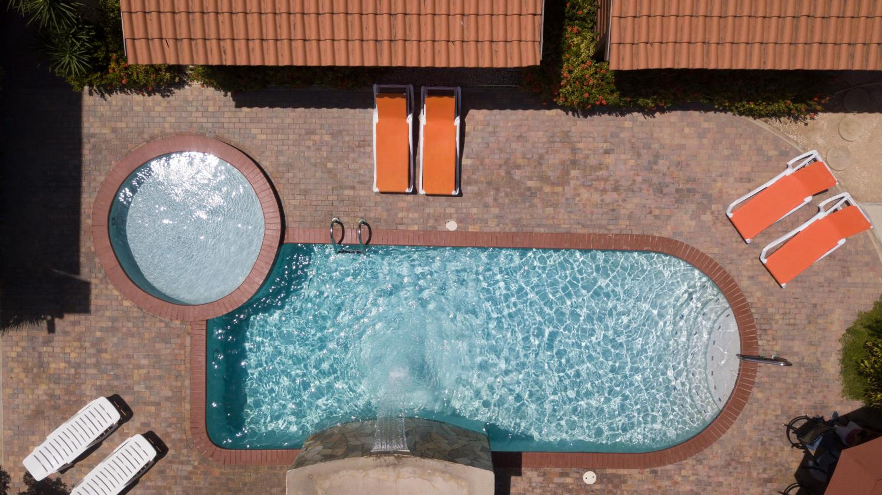 Apartment with Balcony photo 2