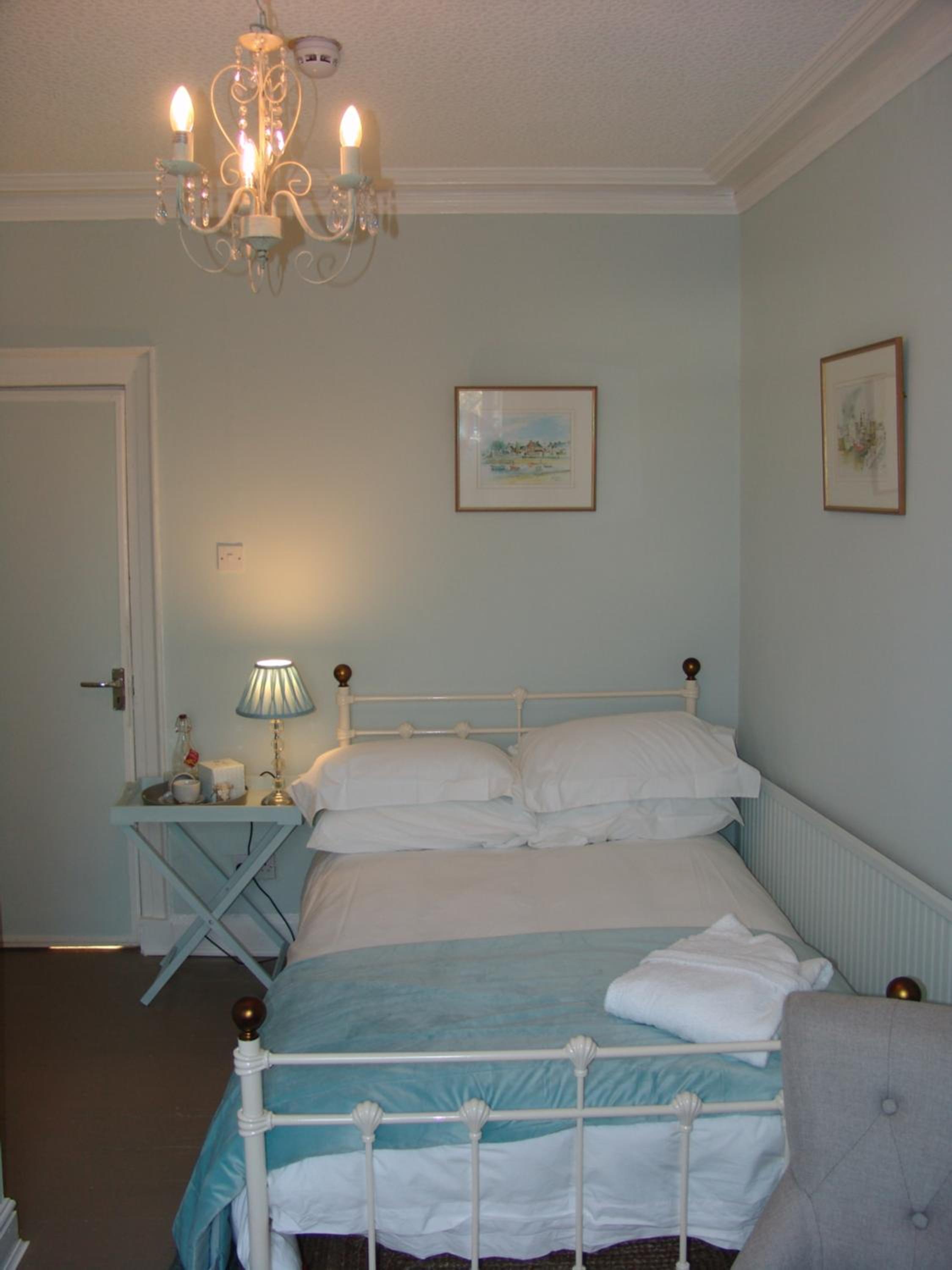Small Double Room - Photo 1