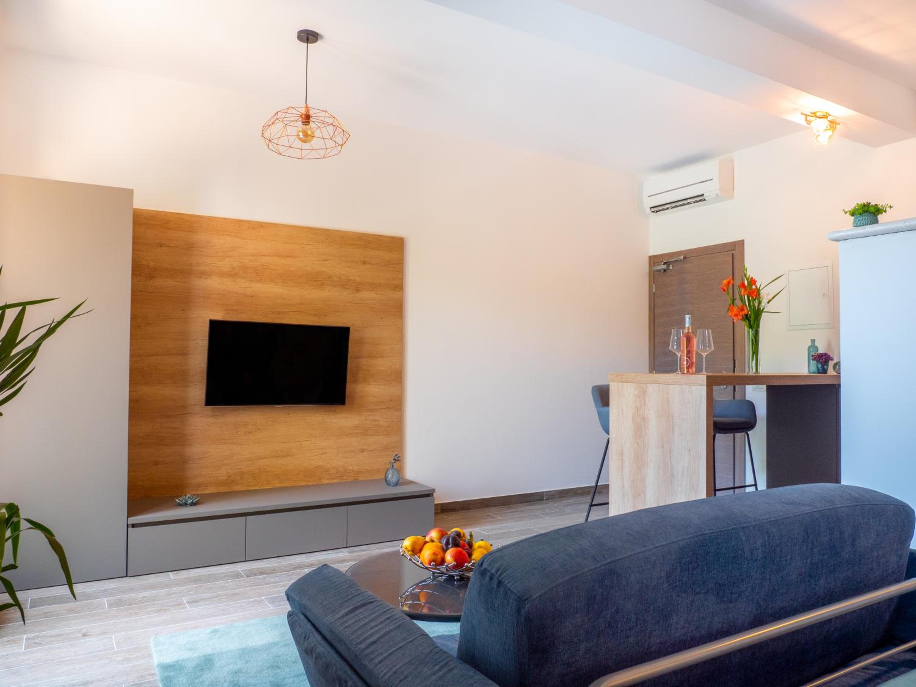 Studio Apartment