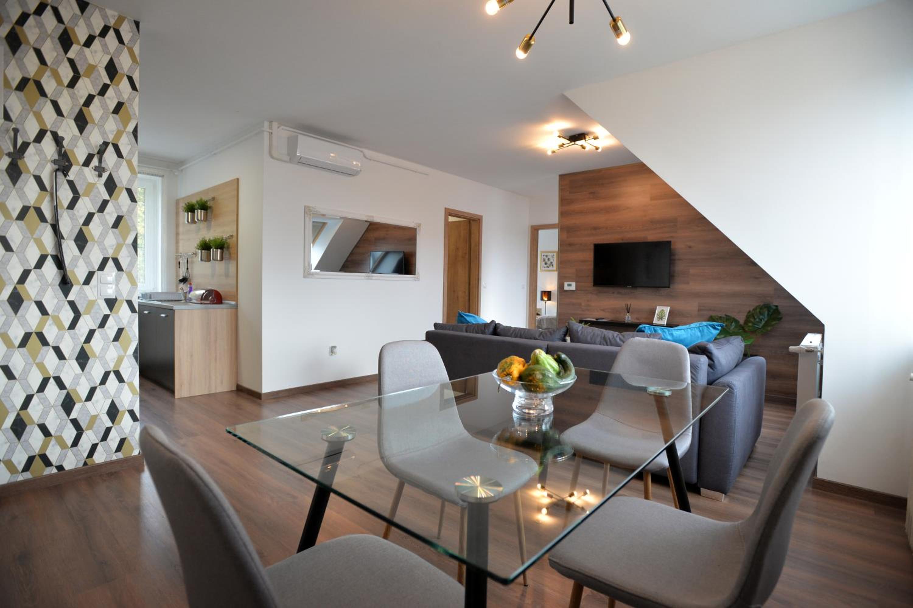 Apartment with Garden View