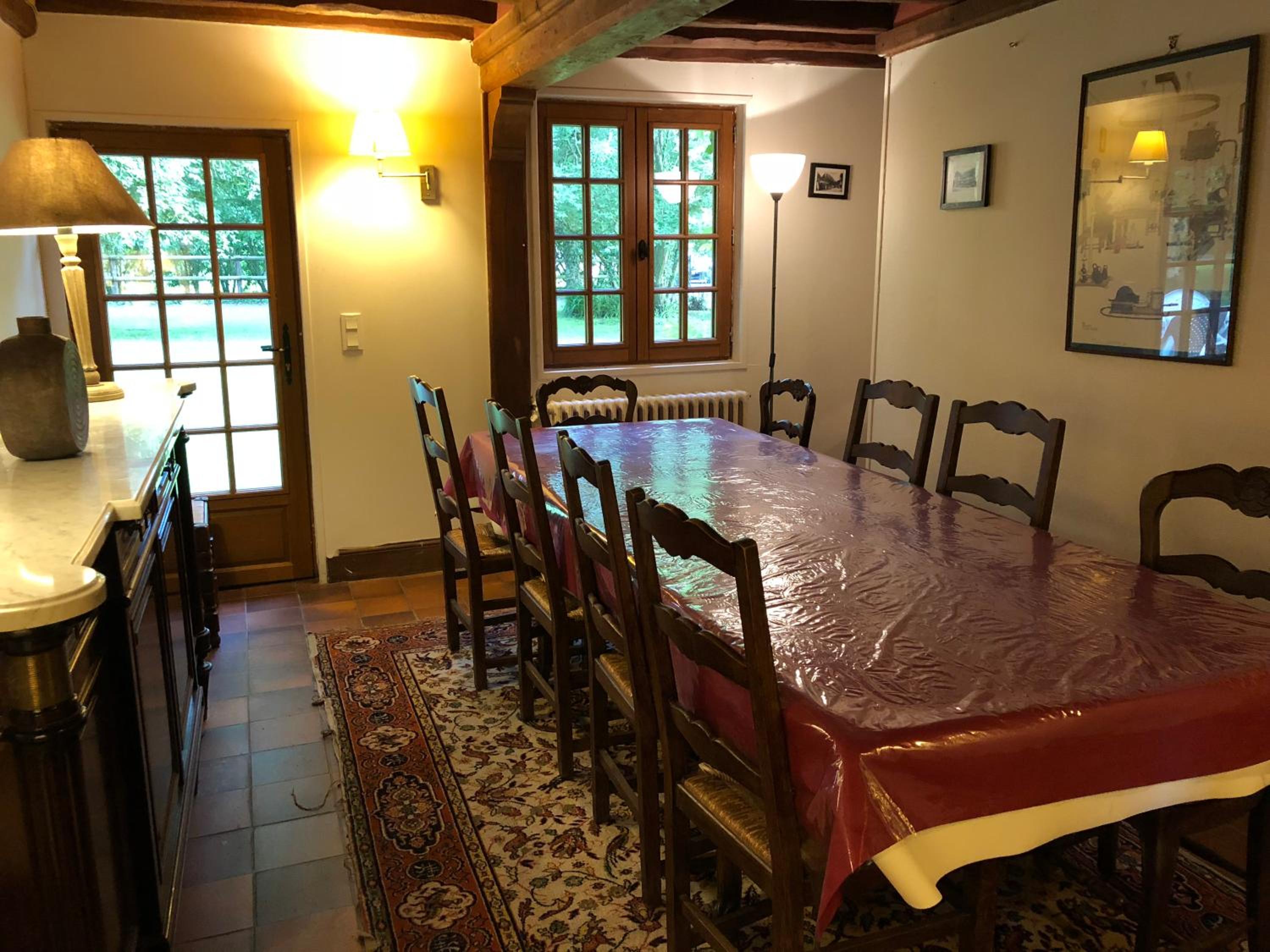 Five-Bedroom House photo 3