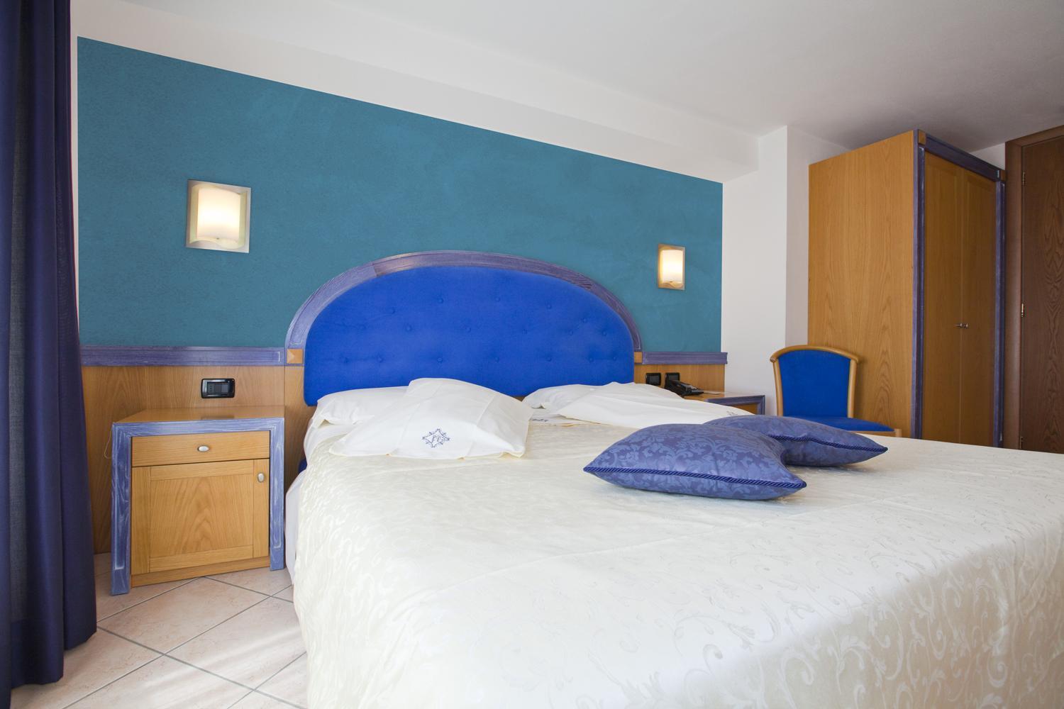 Quadruple Room with Private Bathroom - Photo 1