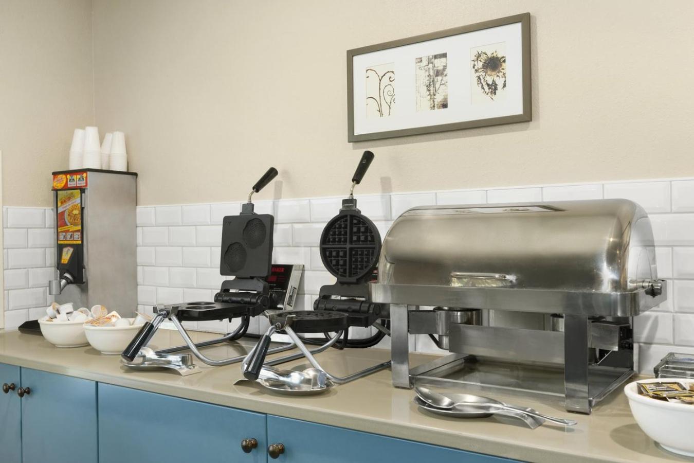 Studio King Suite with Whirlpool - Non-Smoking photo 3