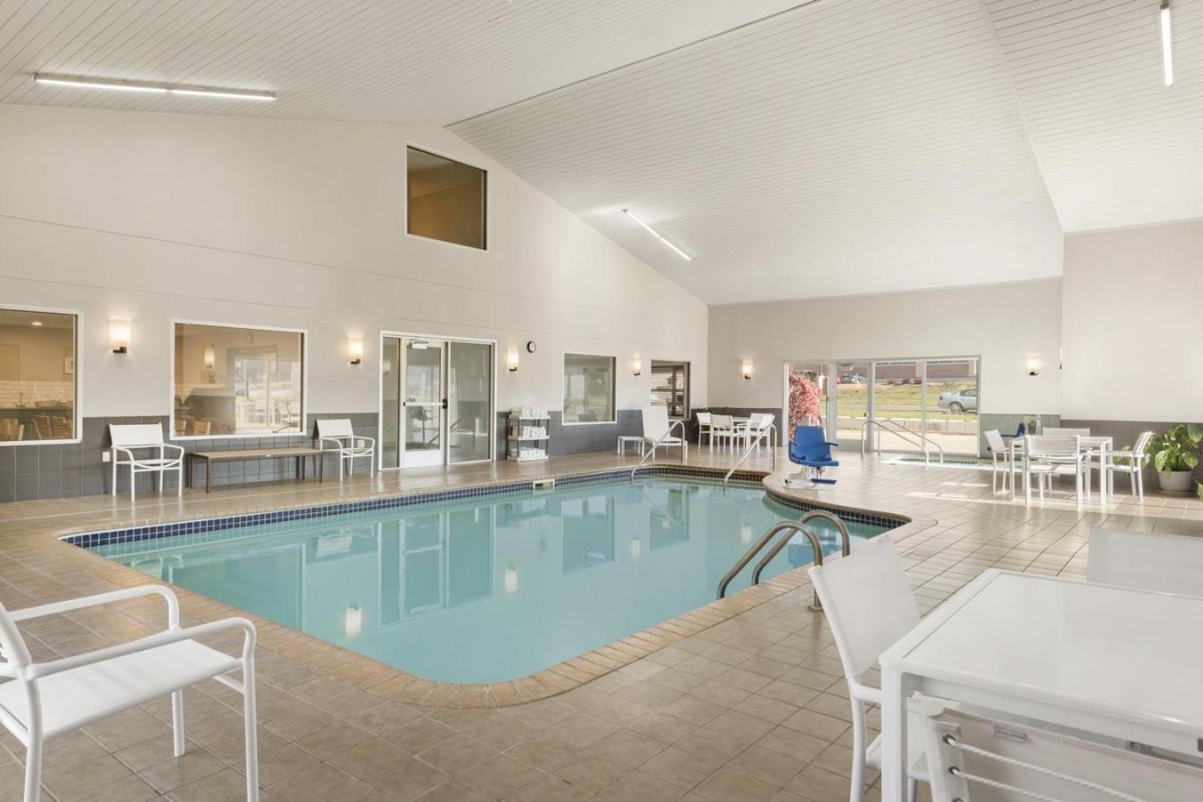 Country Inn & Suites by Radisson, Platteville, WI, Zdjęcie 3