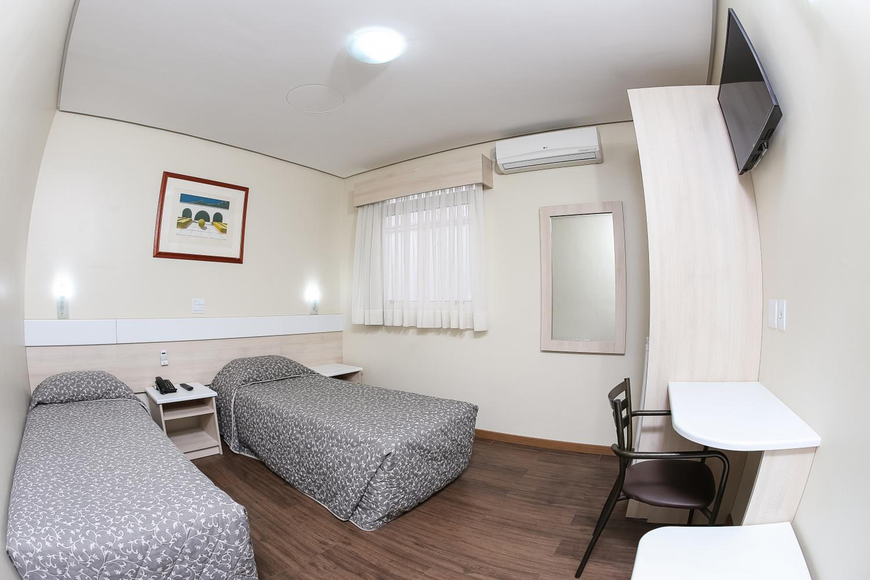 Standard Twin Room photo 3