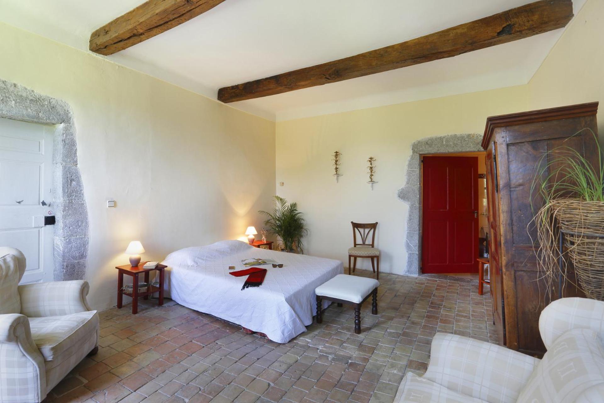 Deluxe Double Room with Shower photo 3