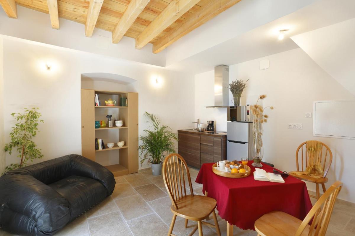 Apartment with Mountain View photo 2