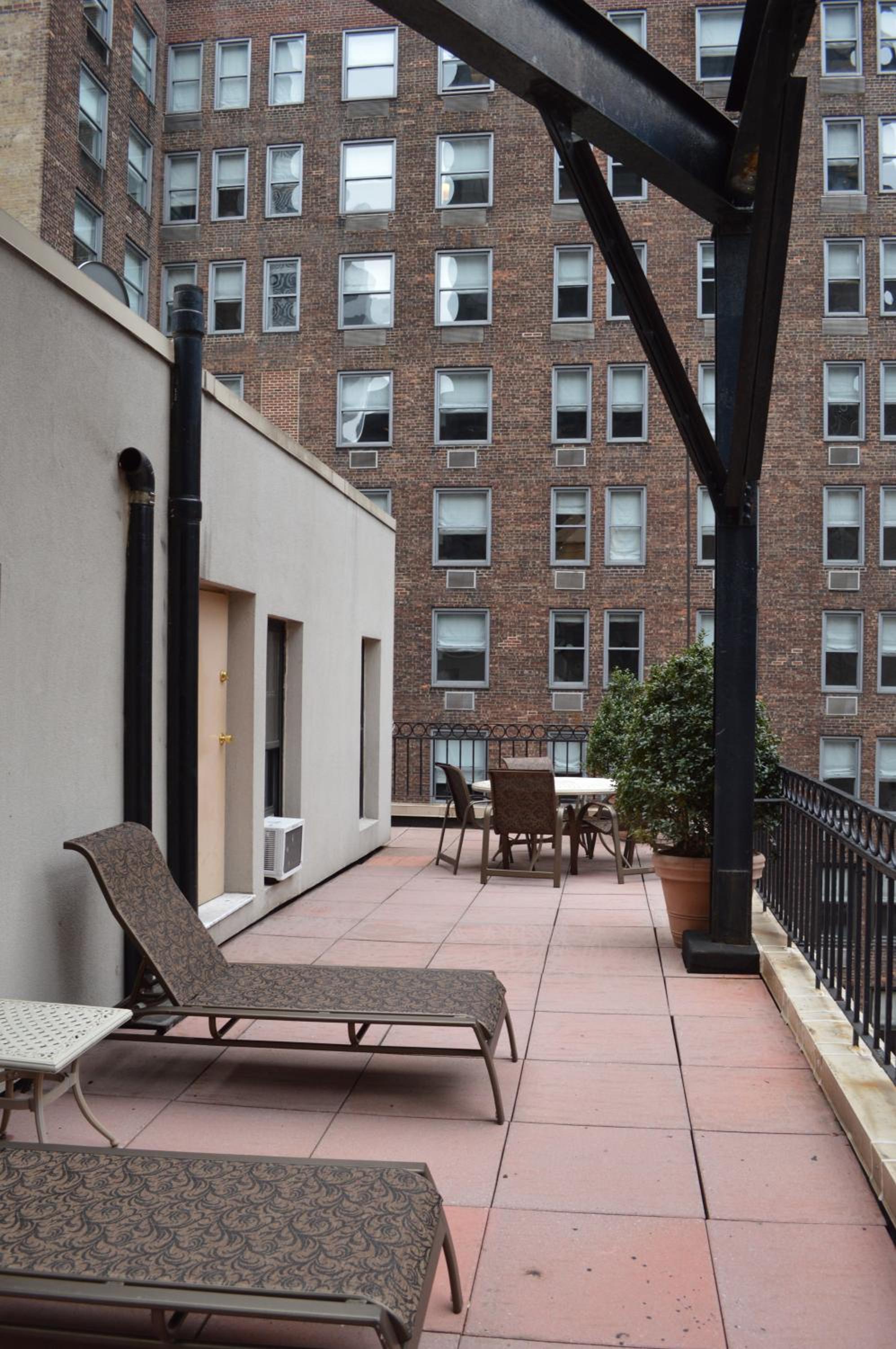 The One-Bedroom Penthouse Apartment thumbnail 5