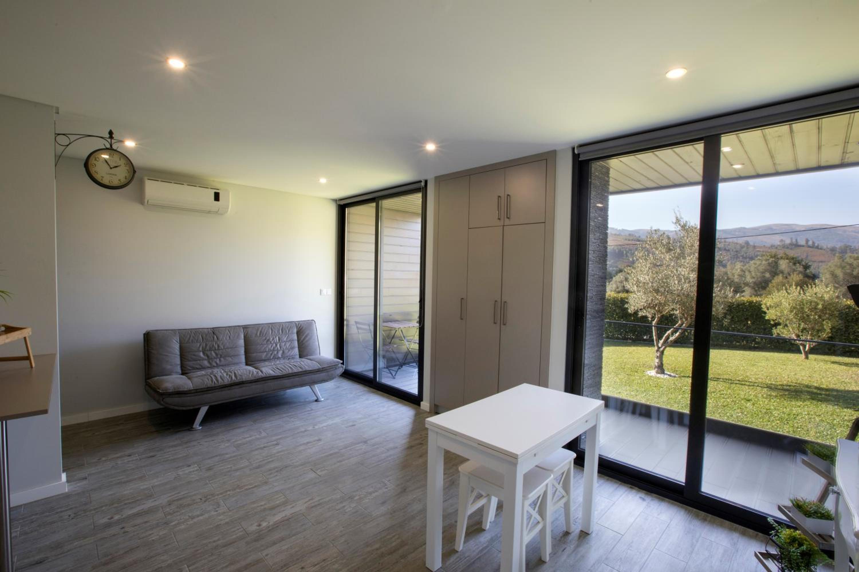 One-Bedroom House photo 1