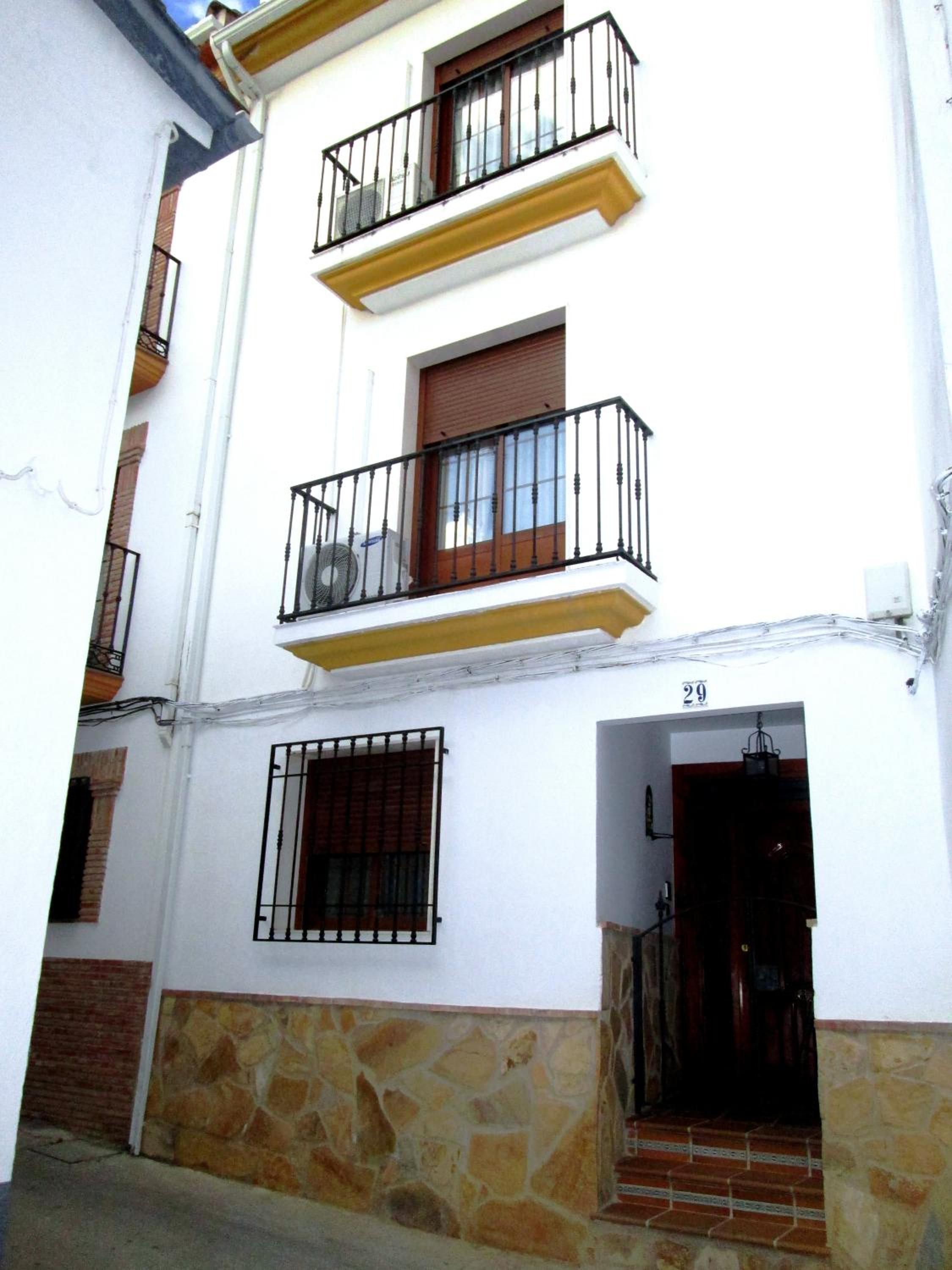 Apartment - Ground Floor photo 2