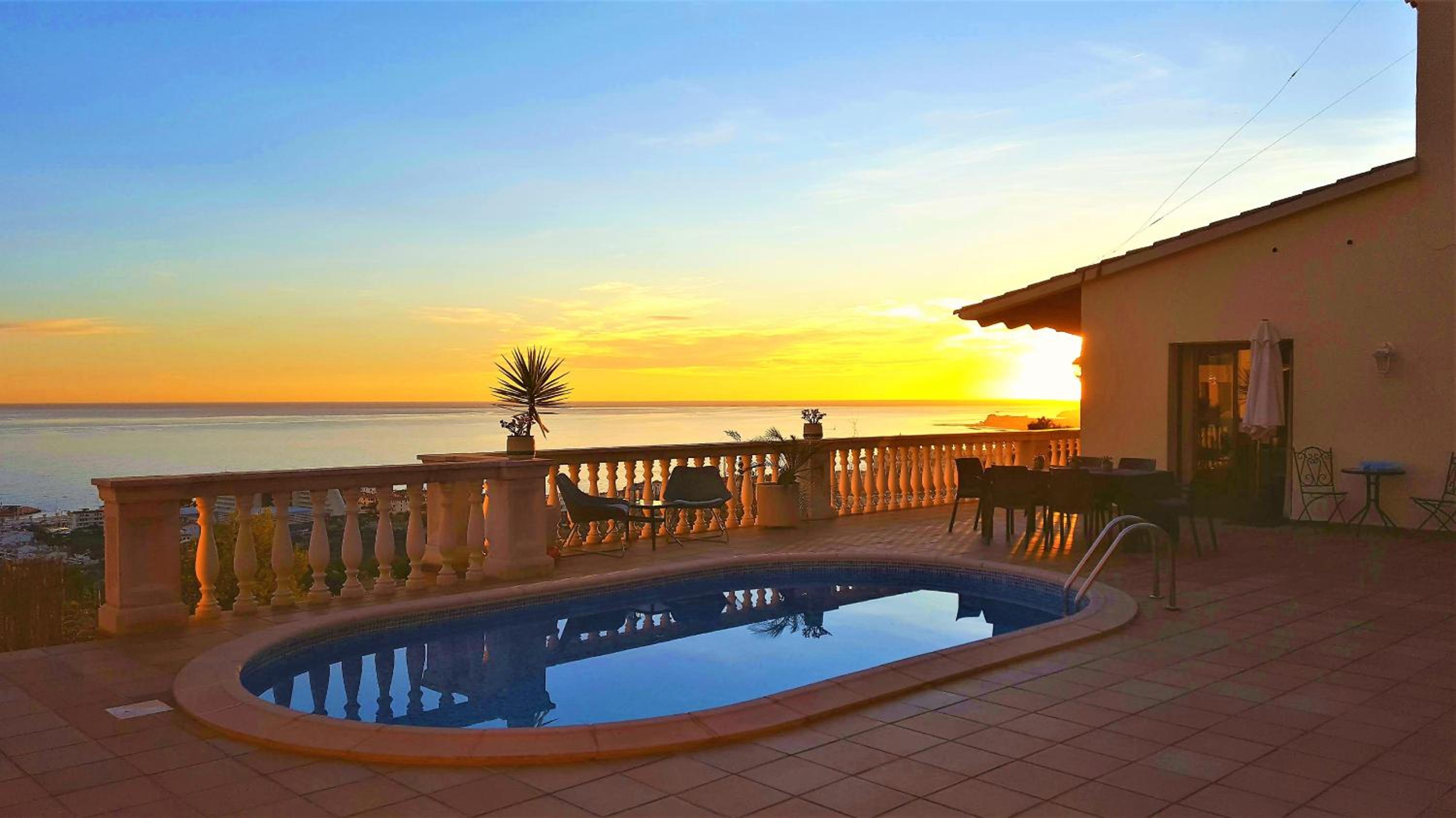 Deluxe Suite with Sea View