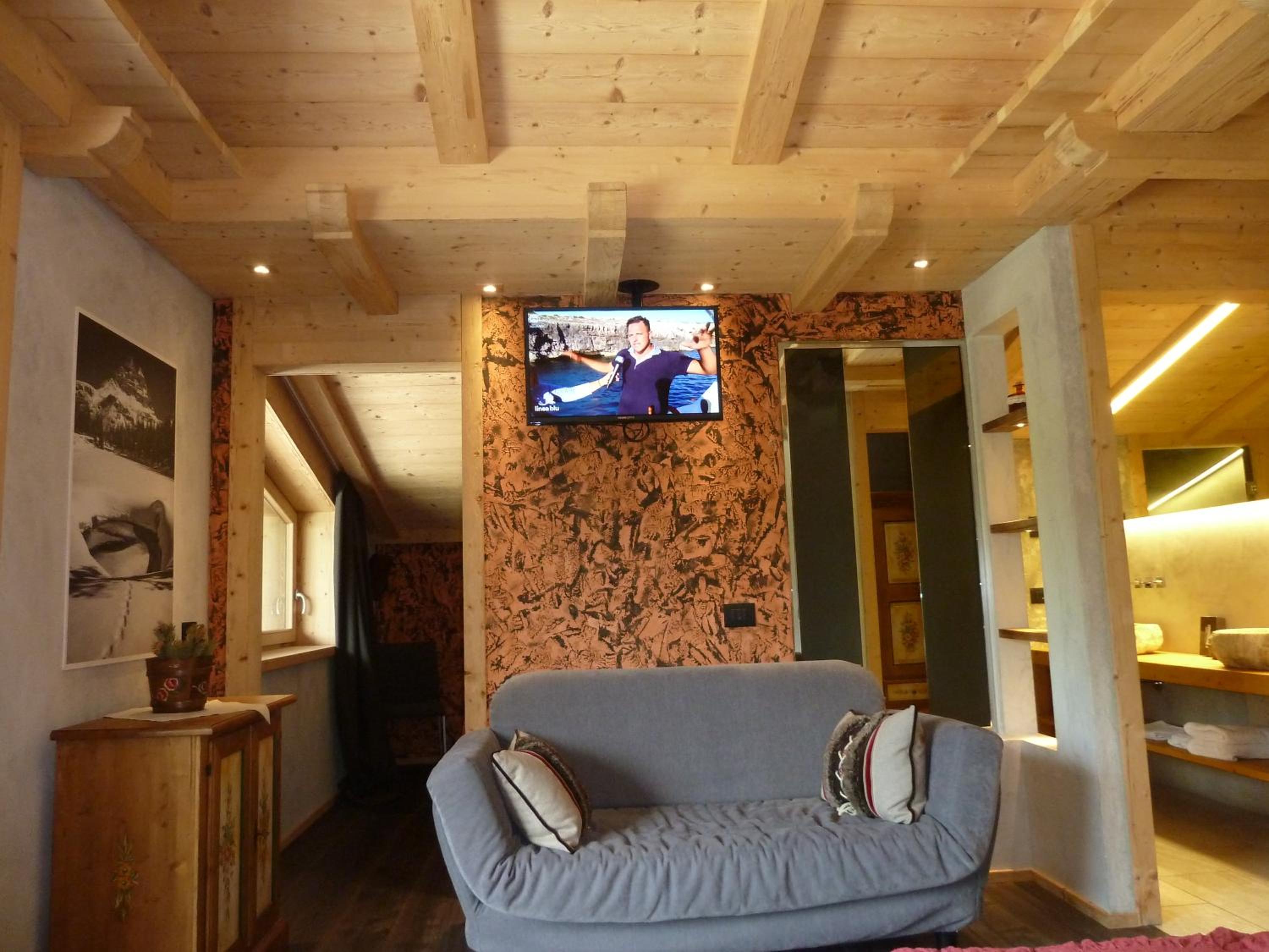 Suite with Lake View
